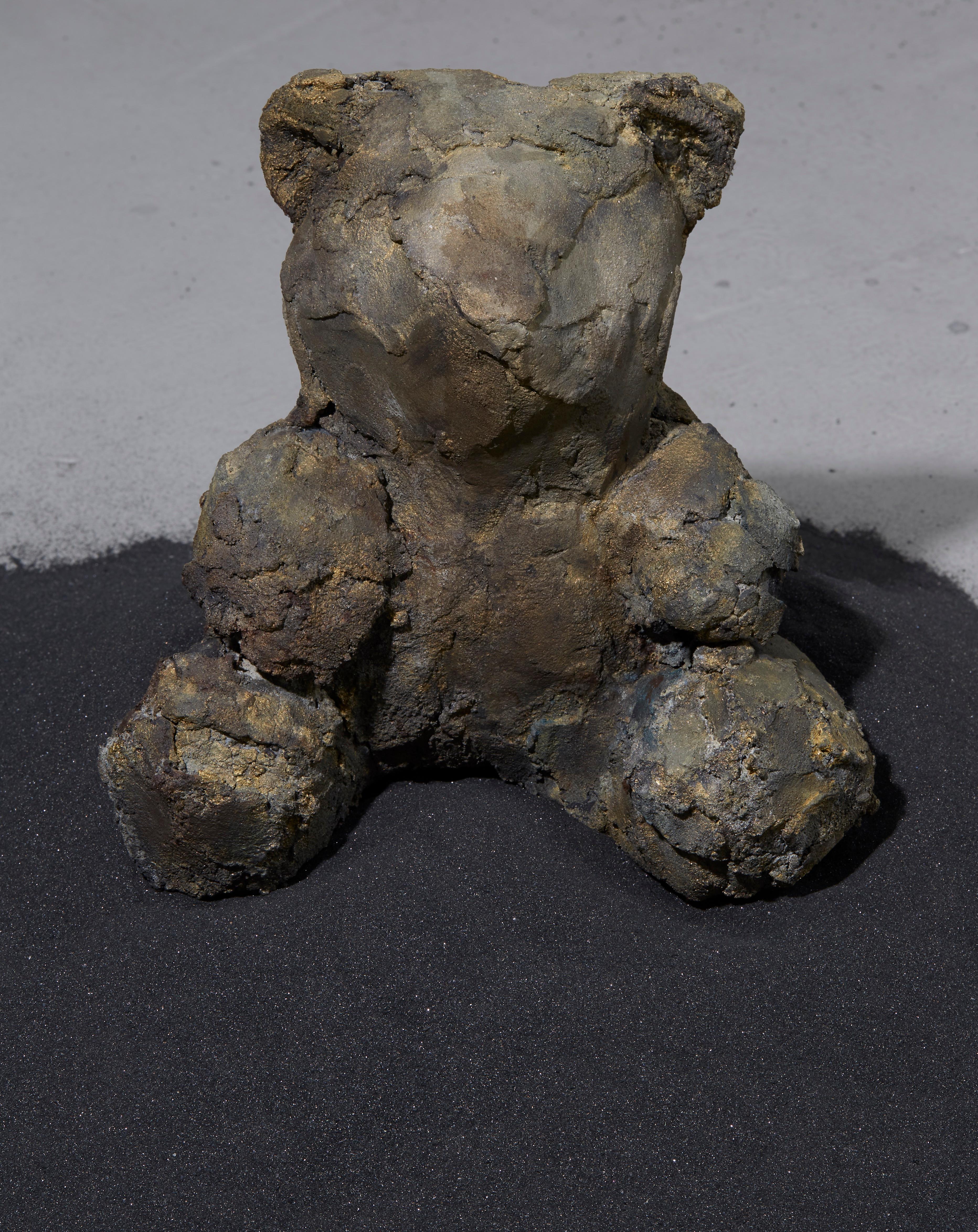 Sculpture d'ours en forme d'ours en bronze : "ours en bronze"