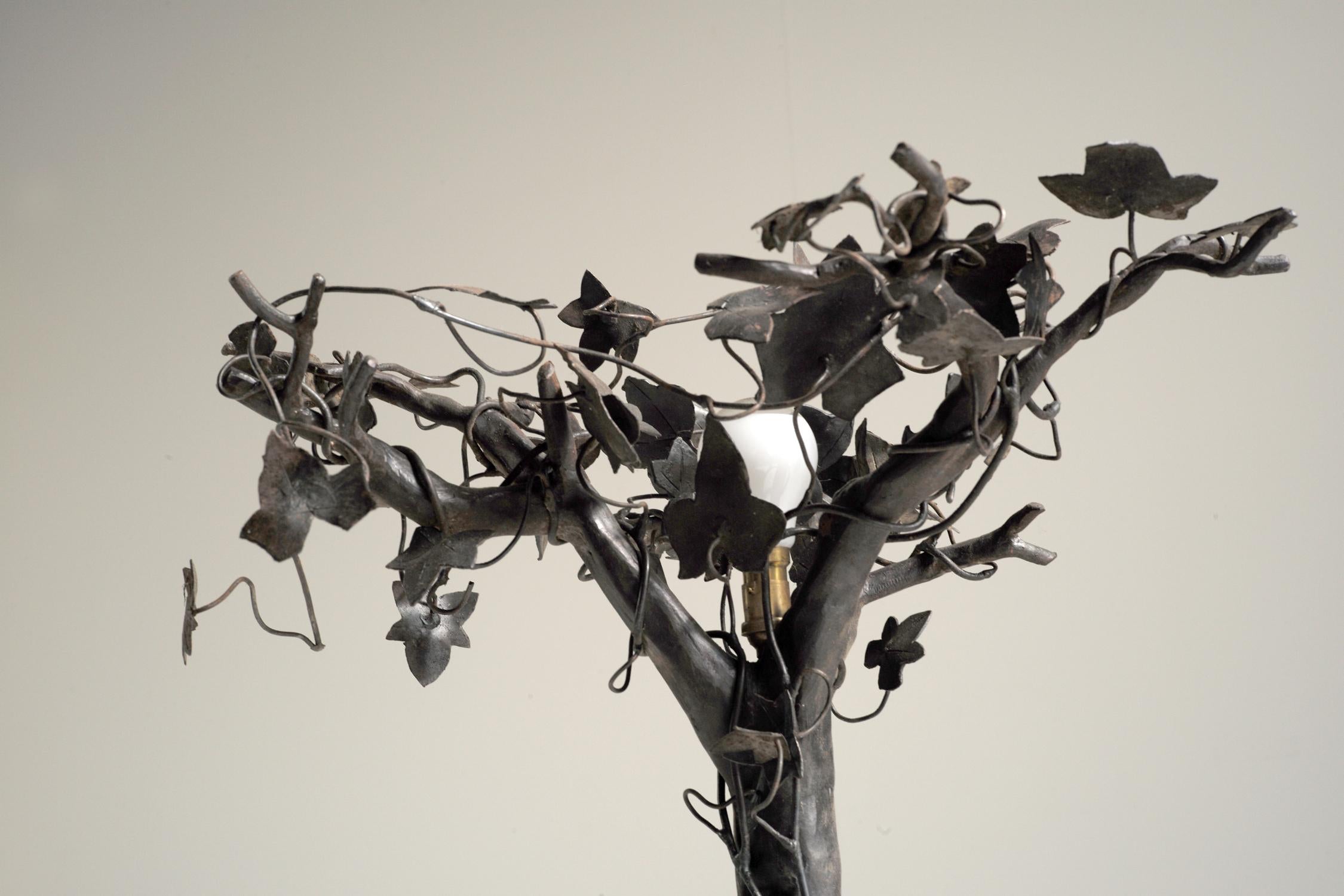 Français Sculpture lumineuse en métal, arbre de lierre, 1960 en vente