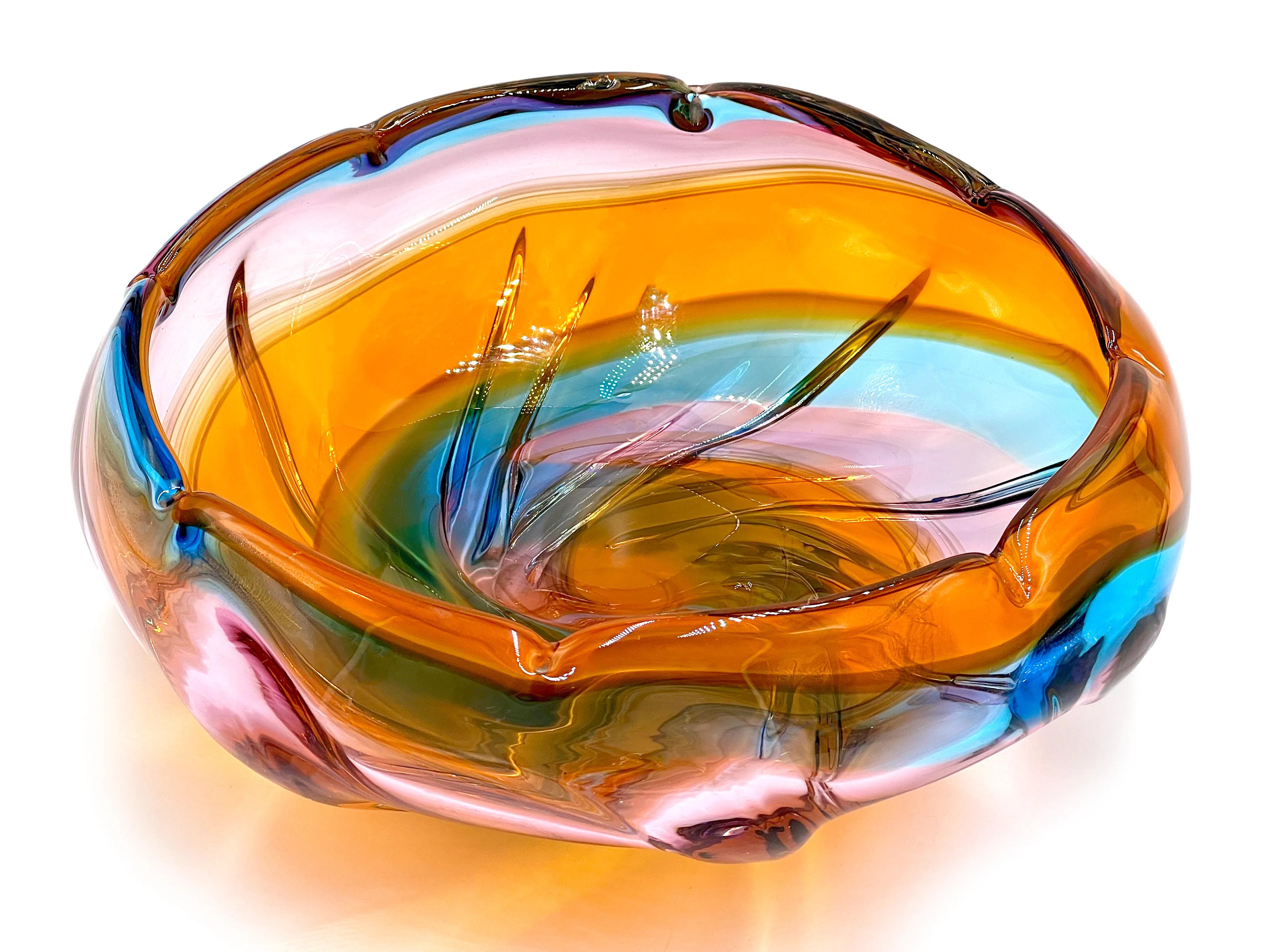 Japonais Verre Iwatsu (Japon) de leur gamme Hineri  Centre de table en verre d'art 10 en vente