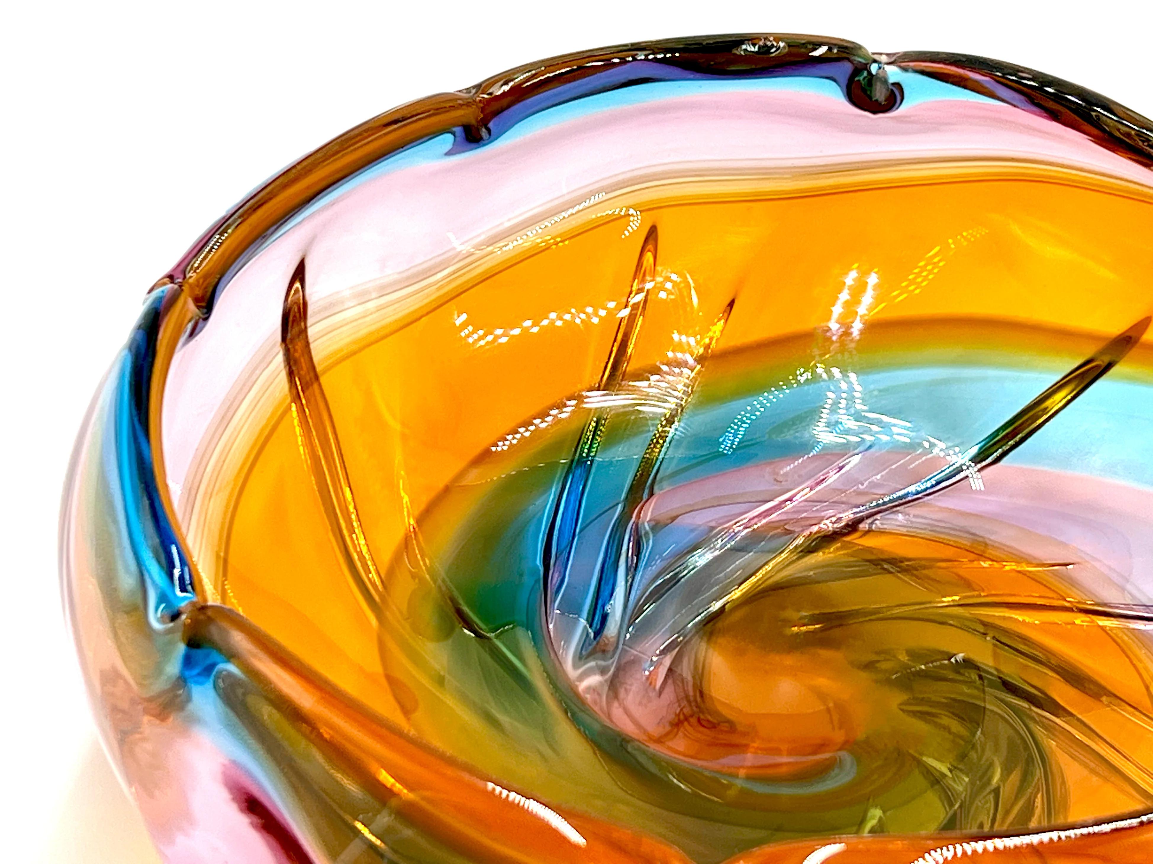 Milieu du XXe siècle Verre Iwatsu (Japon) de leur gamme Hineri  Centre de table en verre d'art 10 en vente