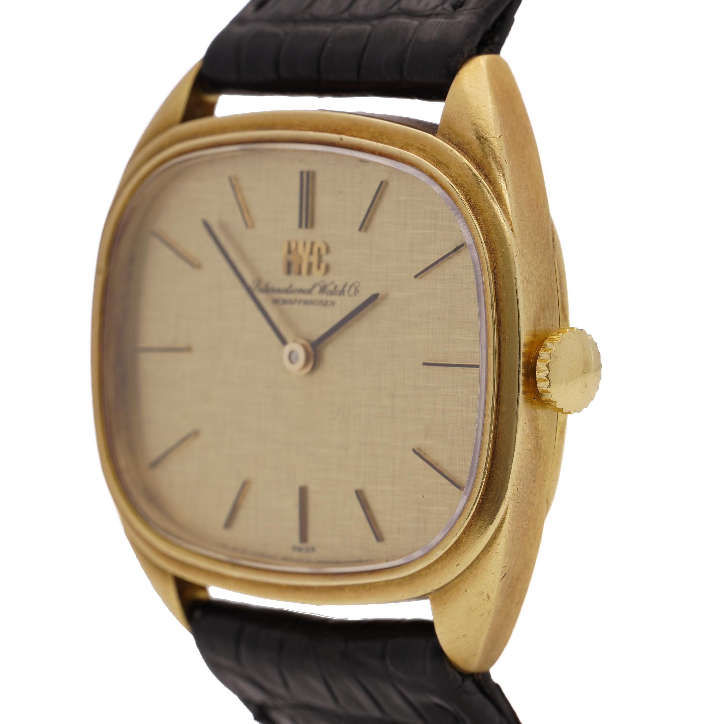 IWC 18k. yellow gold men's manual winding wristwatch, 1980's  In Good Condition For Sale In Braintree, GB
