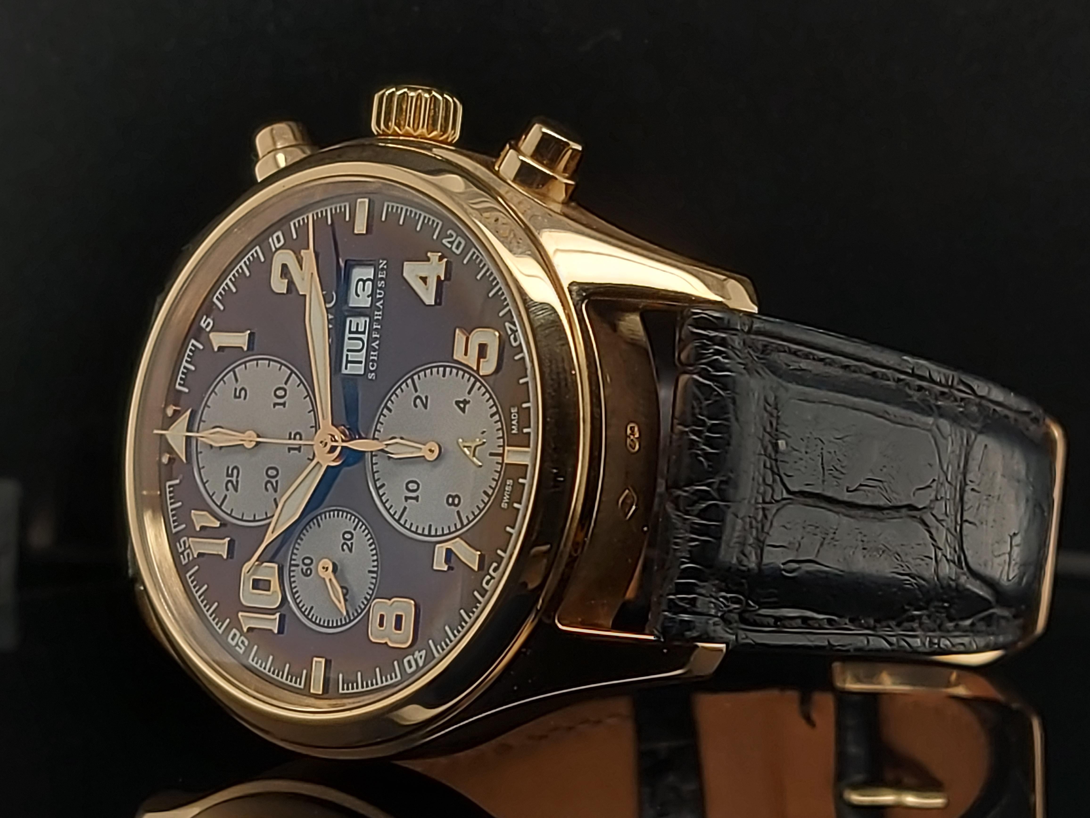 Montre-bracelet chronographe pilote Antoine Saint Exupéry en or 18 carats, édition limitée IWC en vente 3