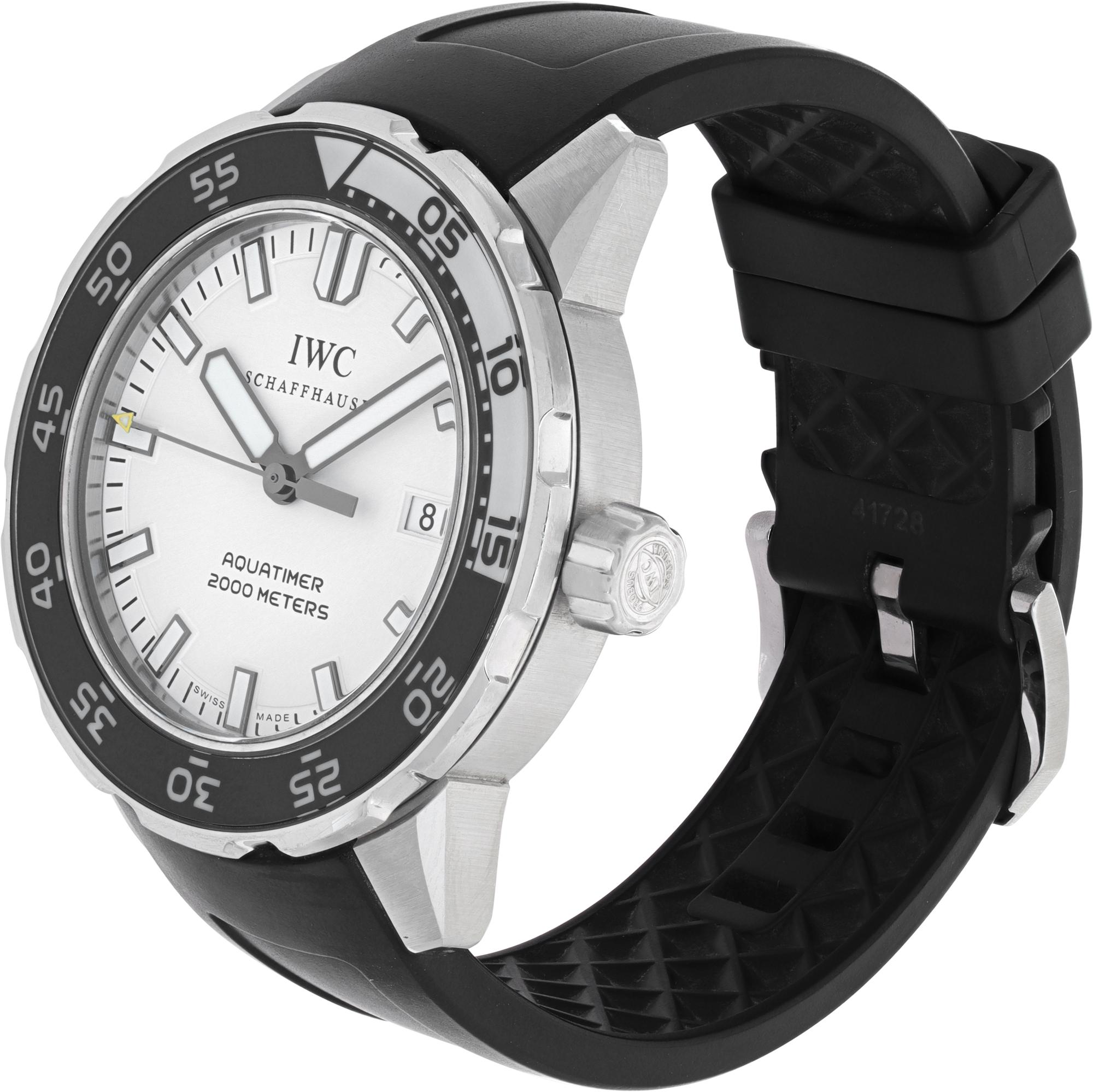 IWC Aquatimer in acciaio inossidabile su cinturino in gomma con fibbia a T in acciaio inossidabile. Automatico con secondi spazzati e data. Cassa da 44 mm. Rif. IW356806. Orologio IWC usato di pregio.

 L'orologio Sport IWC Aquatimer IW356806,