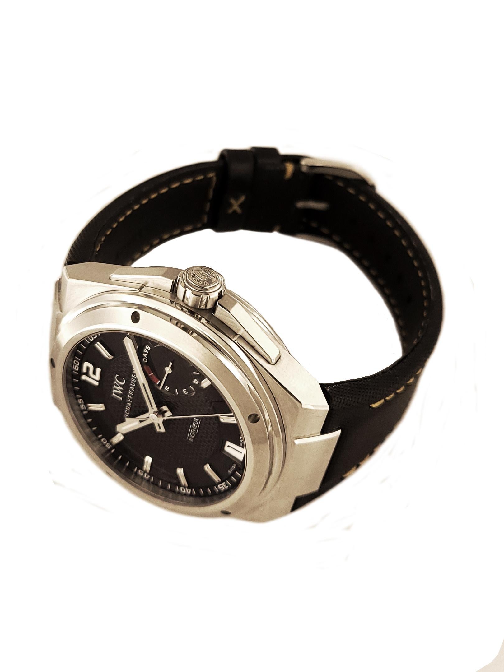 MONTRE IWC BIG INGENIEUR AVEC BOÎTE ET PAPIERS.
*Montre comme neuve, en parfait état.

-Marque : IWC
-Modèle : Ingenieur
-Style : IW500501
-Mouvement : Automatique suisse
-Diamètre du boîtier : 45,5 mm
-Matériau du boîtier : Acier