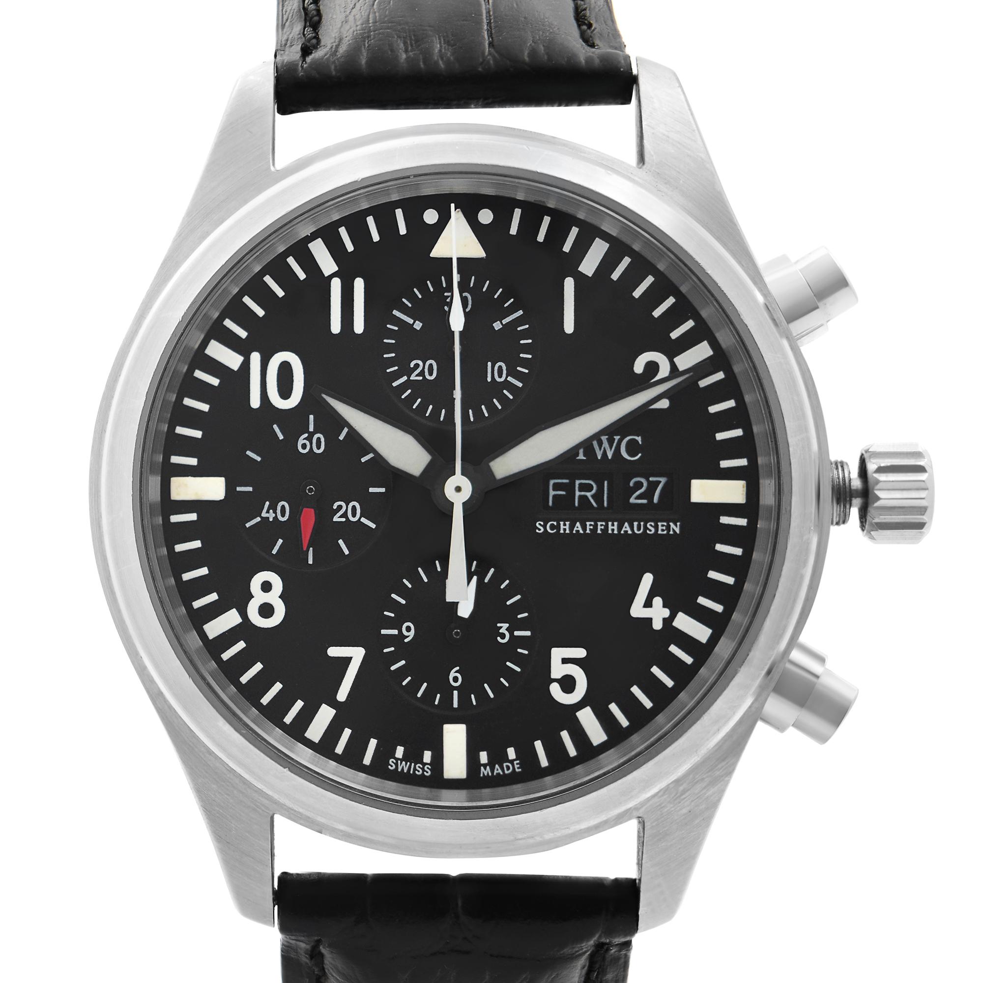 Pre-owned IWC Classic Pilot Day Date Steel Black Dial Automatic Men's Watch. The Watch Band Shows Minor Wear Signs. minor blemishes on crystal not visible from naked eyes. . No Original Box and Papers are Included. Comes with Chronostore
