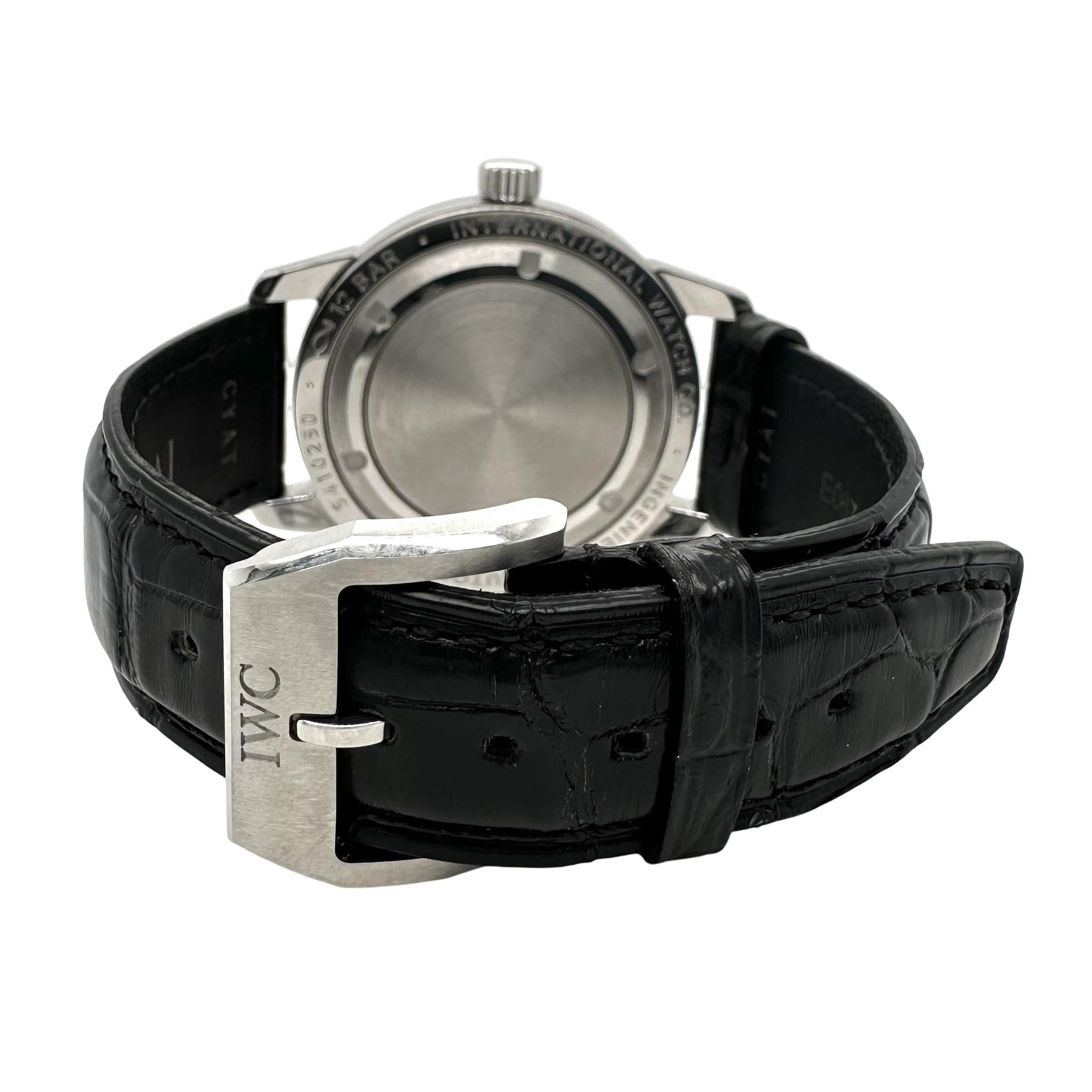 CASE
Stainless steel case
Diameter 40.0 mm
Height 10.3 mm
Water resistance 12.0 bar
MOVEMENT
35111 Calibre
Automatic winding
42 Power Reserve Indicator
Frequency 28800.0 VPH (4.0 Hz)
163 Components
25 Jewels
FEATURES
Central hacking seconds
Sapphire