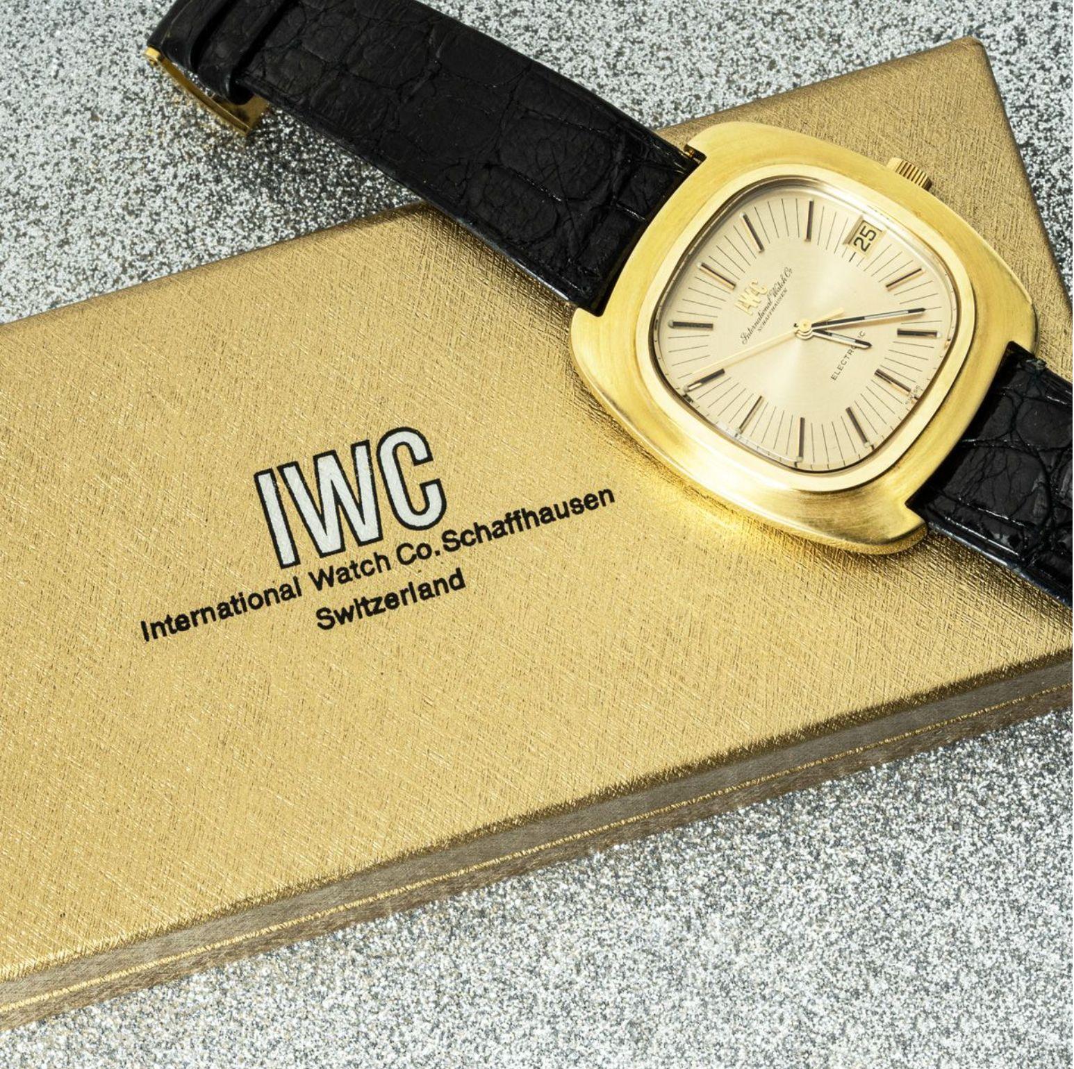 IWC NOS Electronic Old Running Fork Yellow Gold For Sale 3