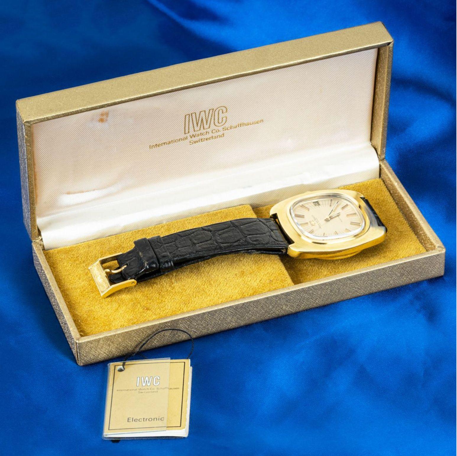 IWC NOS Electronic Old Running Fork Yellow Gold For Sale 4