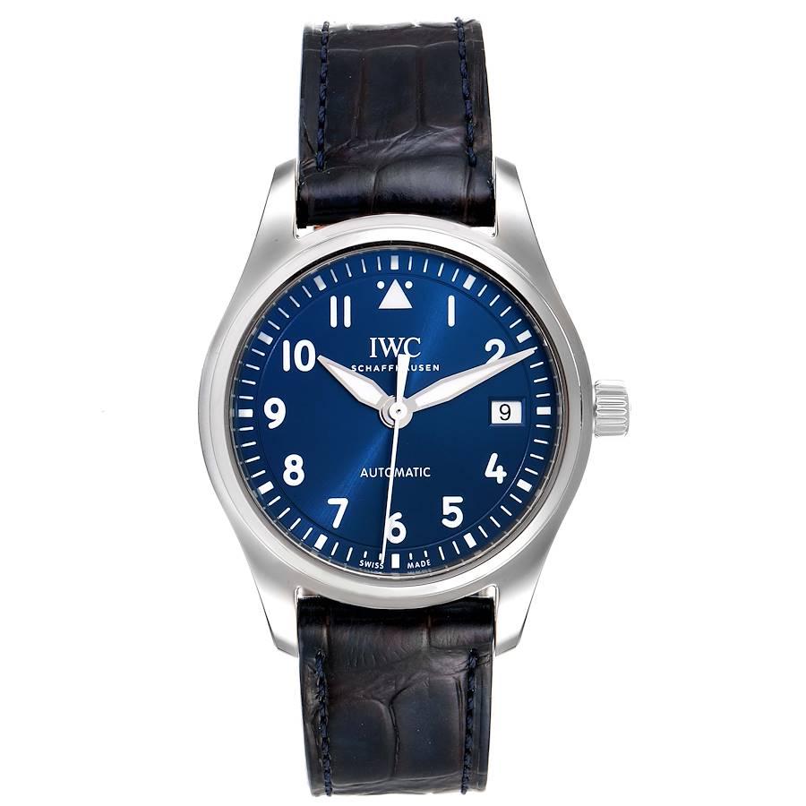 IWC Pilots Midsize Blue Dial Automatic Herrenuhr IW324008 Ungetragen. Automatisches Uhrwerk mit Automatikaufzug, eingestellt auf 5 Positionen. Gehäuse aus Edelstahl mit einem Durchmesser von 36,0 mm. Zweischalig, poliert und gebürstet,