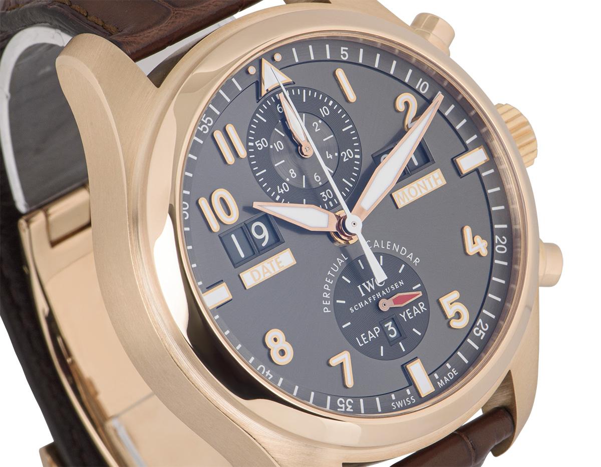 IWC Pilot's Spitfire Chronograph Ewiger Kalender Roségold B&P IW379105 Herren