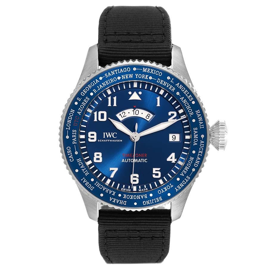 IWC Pilots Timezoner Le Petit Prince Steel Mens Watch IW395503 Box Card. Mouvement automatique à remontage automatique. Boîtier en acier inoxydable de 46.0 mm de diamètre. Exposition Fond transparent en verre saphir. Lunette tournante