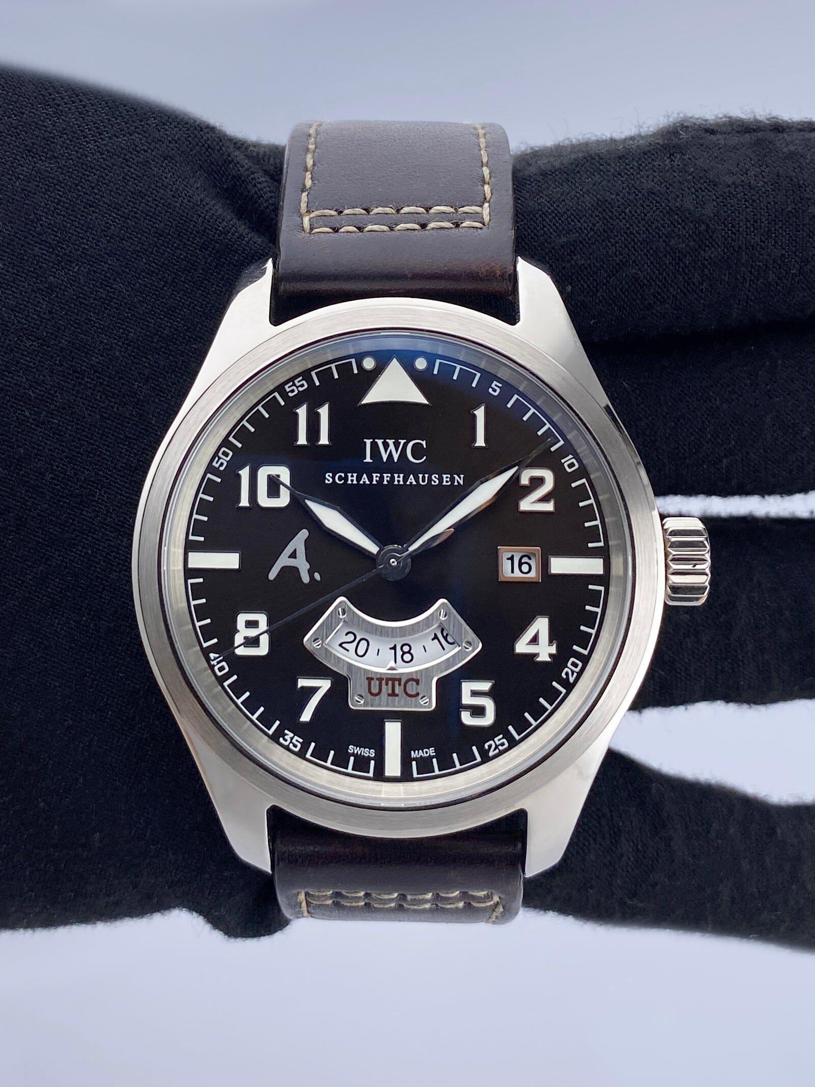 IWC Saint Exupery UTC Piloten IW326102 18k WG braunes Zifferblatt Herrenuhr Box Papiere im Zustand „Hervorragend“ im Angebot in Great Neck, NY