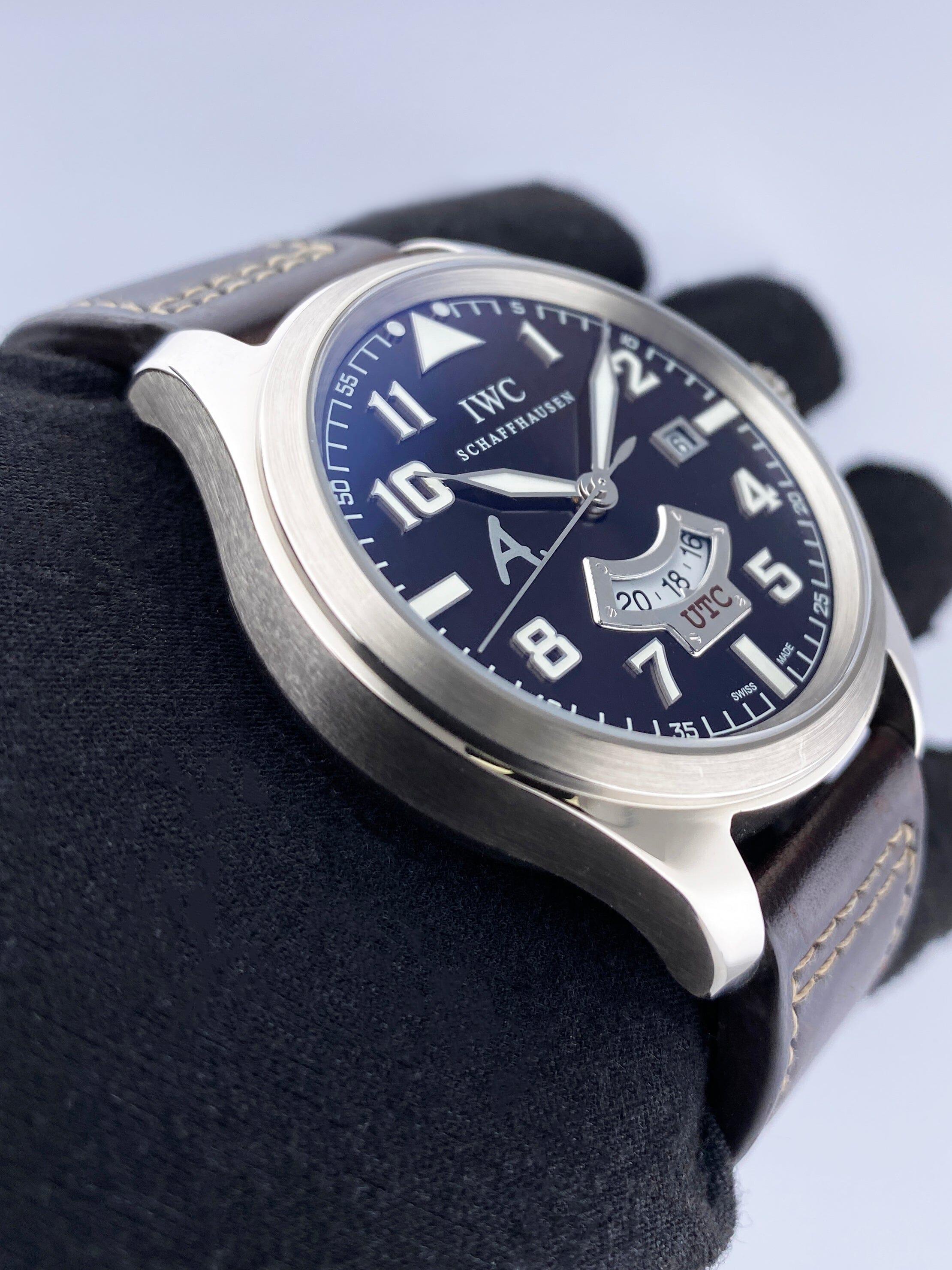 IWC Saint Exupery UTC Piloten IW326102 18k WG braunes Zifferblatt Herrenuhr Box Papiere im Angebot 1