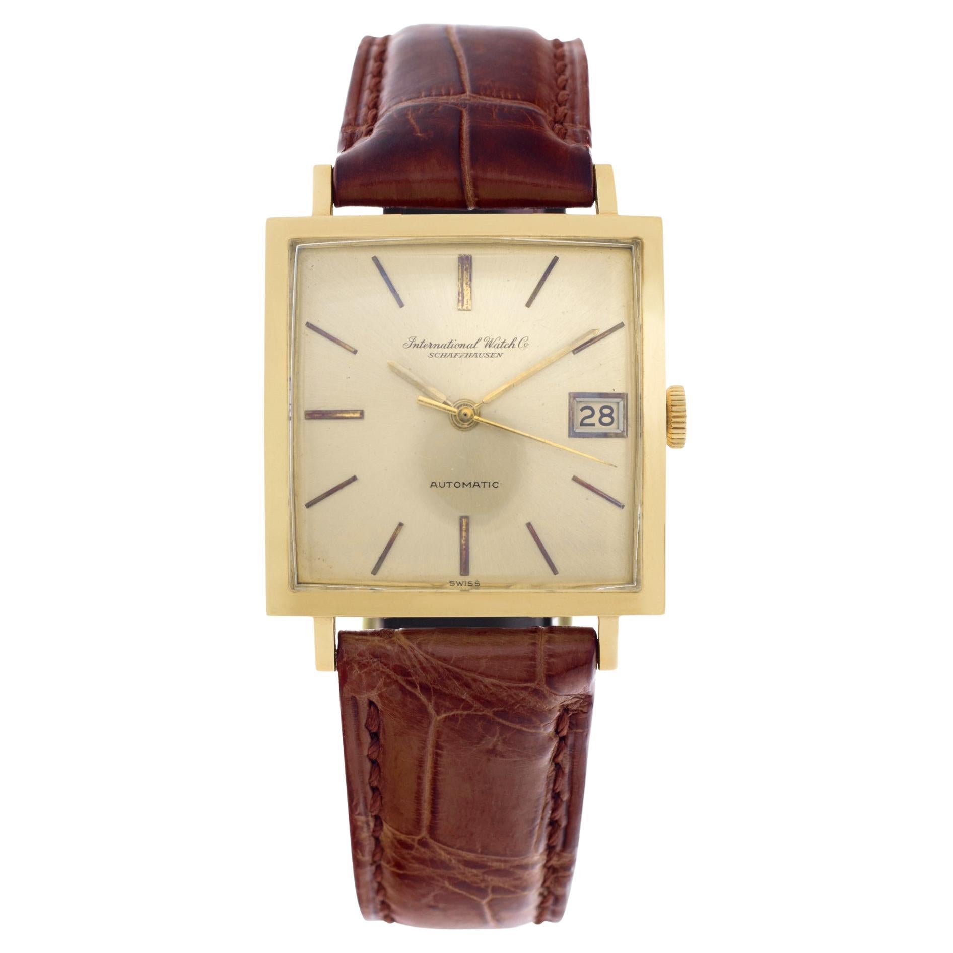 Iwc Schaffhausen 18k Yellow Gold Wristwatch Ref 1721865 For Sale