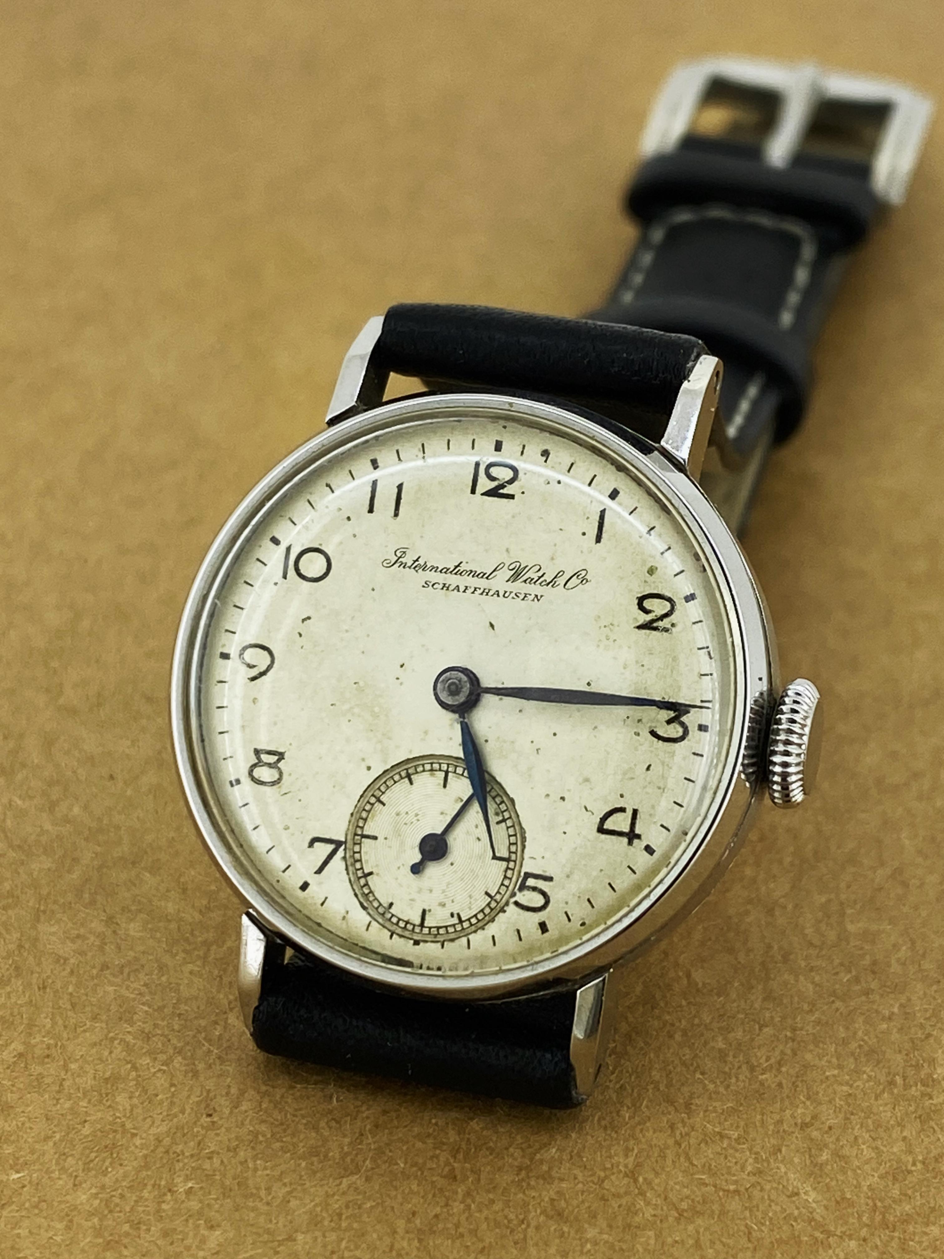 This fine & very rare Calatrava style unisex timepiece 
by IWC (International Watch Company)
is dating from 1944, 
yet it’s in beautiful condition with all original parts 
& in excellent working order 

Its pivotal feature is its high-precision