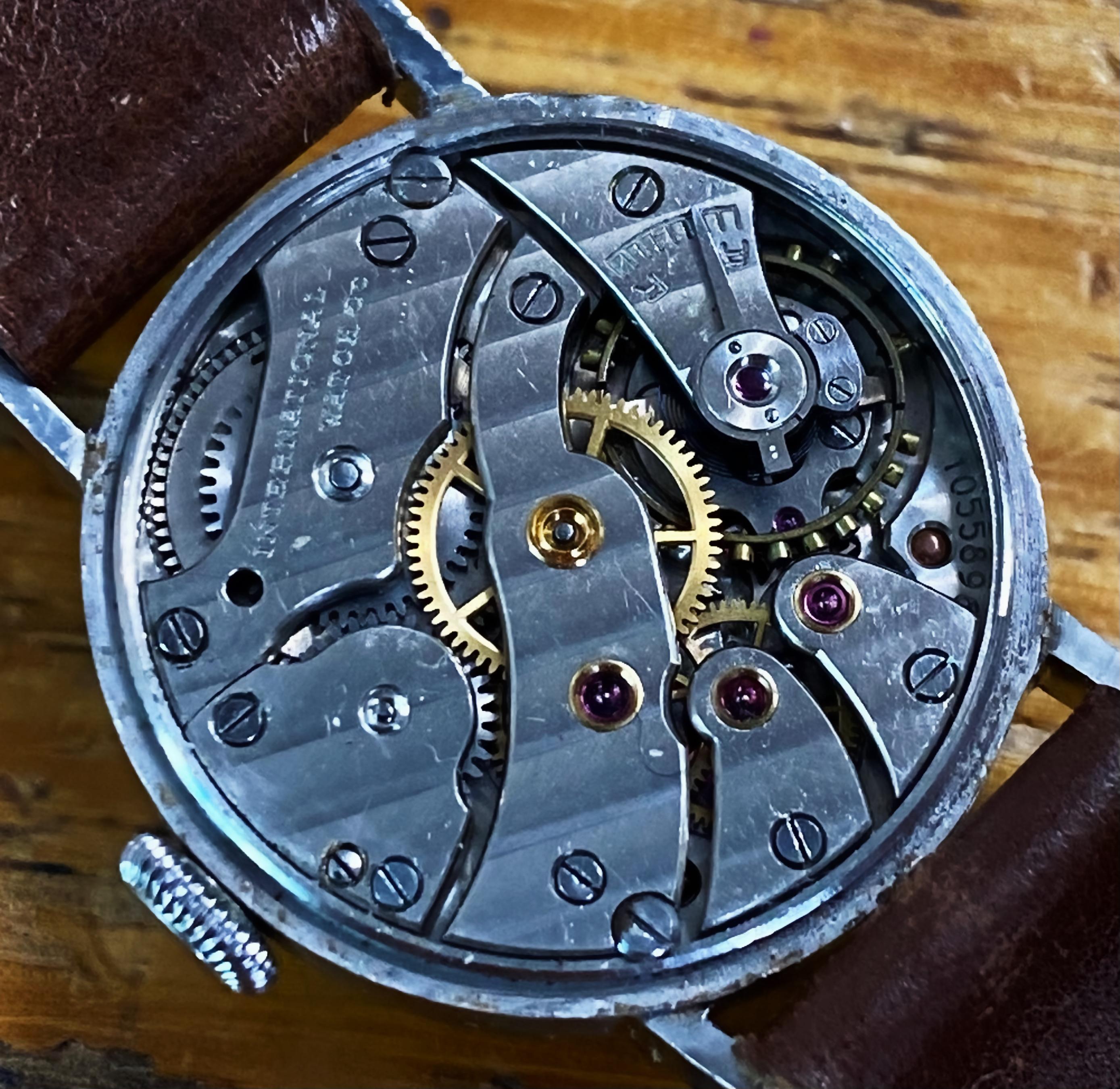 IWC Schaffhausen Calatrava c1944 Manual Calibre 62 Mid-Size 27mm Unisex Watch For Sale 1