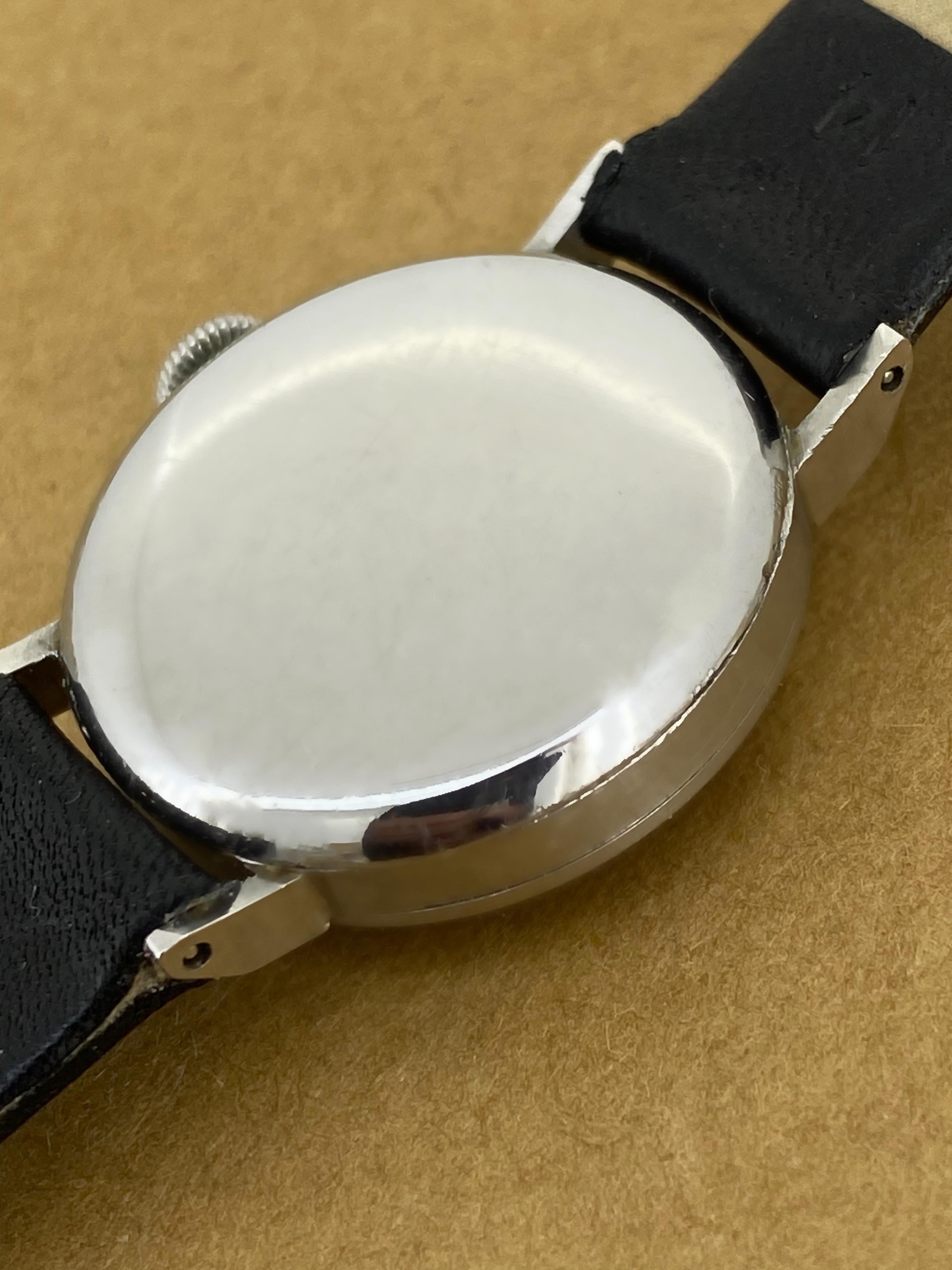 IWC Schaffhausen Calatrava c1944 Manual Calibre 62 Mid-Size 27mm Unisex Watch For Sale 3