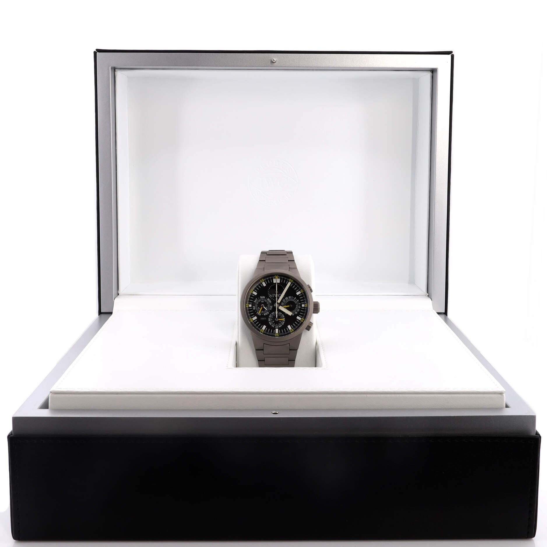 Condition: Great. Moderate scratches and wear throughout. Wear and scratches on case and bracelet.
Accessories: Warranty Card - Dated, Instruction Booklet, Box
Measurements: Case Size/Width: 43mm, Watch Height: 17mm, Band Width: 25mm, Wrist