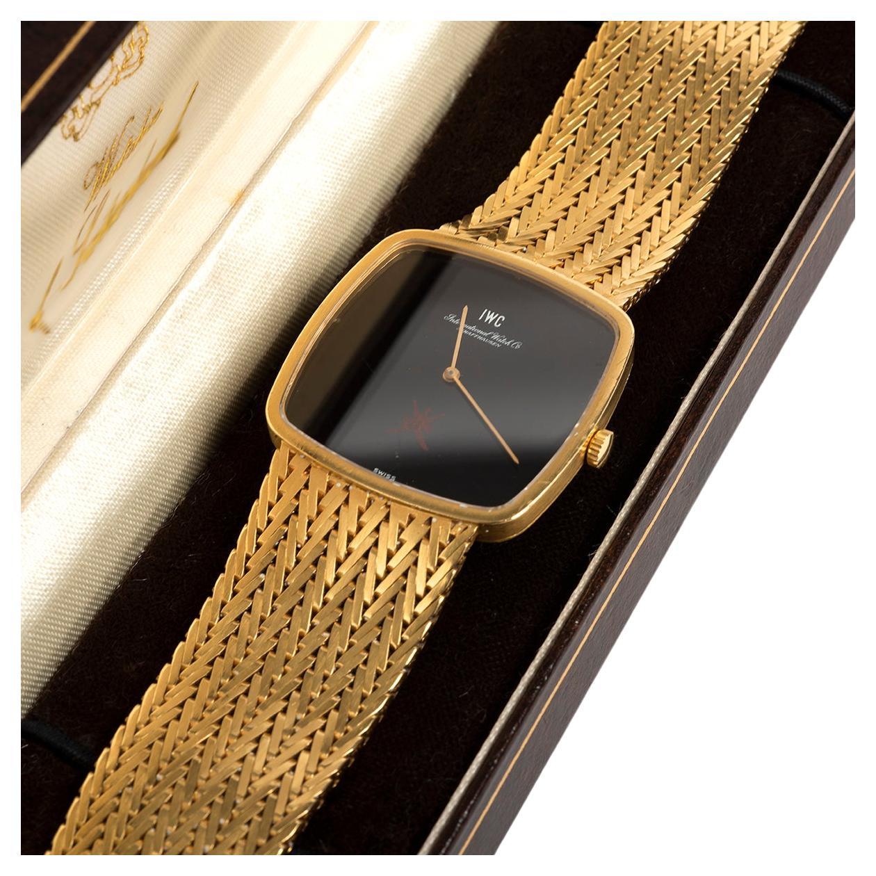 Montre-bracelet IWC Schaffhausen Oman Khanjar Cadran en or jaune, cadran en onyx, année 1972. Excellent état - En vente à Canterbury, England