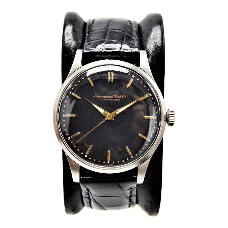 FACTORY / HOUSE: I.W.C. Schaffhausen Watch Company
STYLE / REFERENCE: Classic Round 
METAL / MATERIAL: Stainless Steel
CIRCA / YEAR: 1940's
DIMENSIONS / SIZE: Length 42mm X Diameter 34mm
MOVEMENT / CALIBER: Automatic Winding / 21 Jewels 
DIAL /