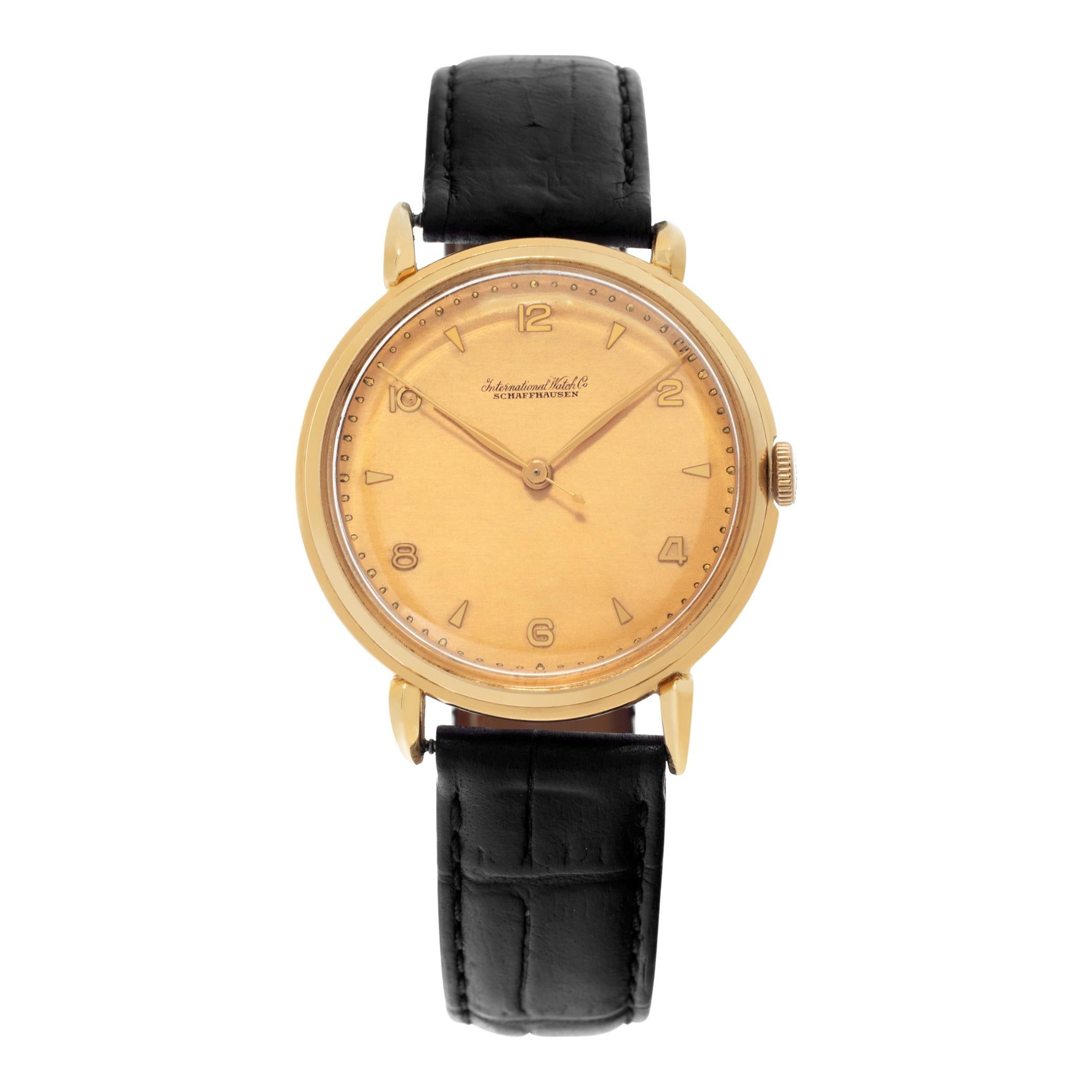 IWC Vintage Classic Uhr in Gelbgold mit einem Gold-Zifferblatt 36,5 mm Manuelle Uhr