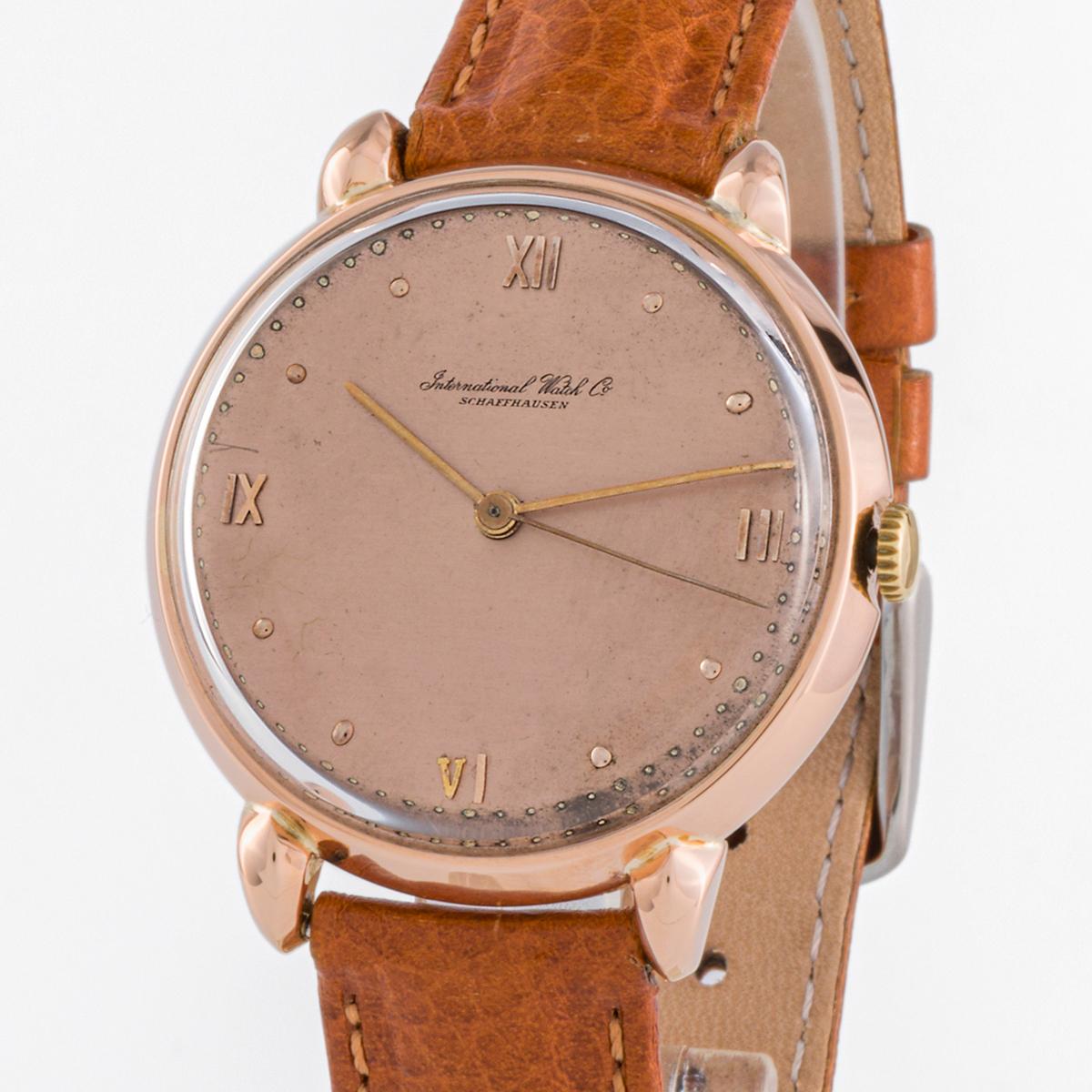 IWC Vintage Rose gold case and Pink dial In Good Condition For Sale In MADRID, ES