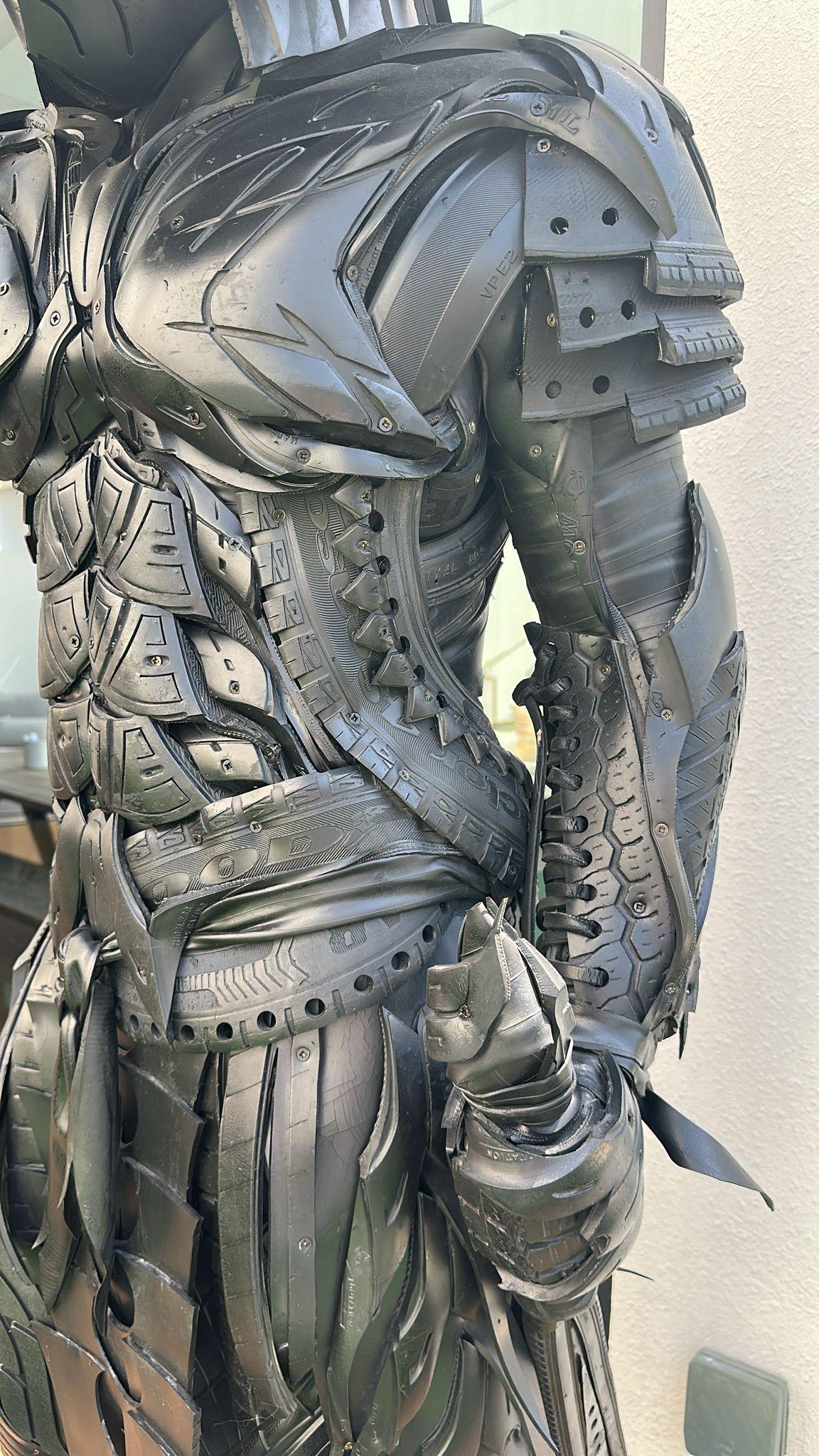 Samurai - Sculpture by iwi lahcen