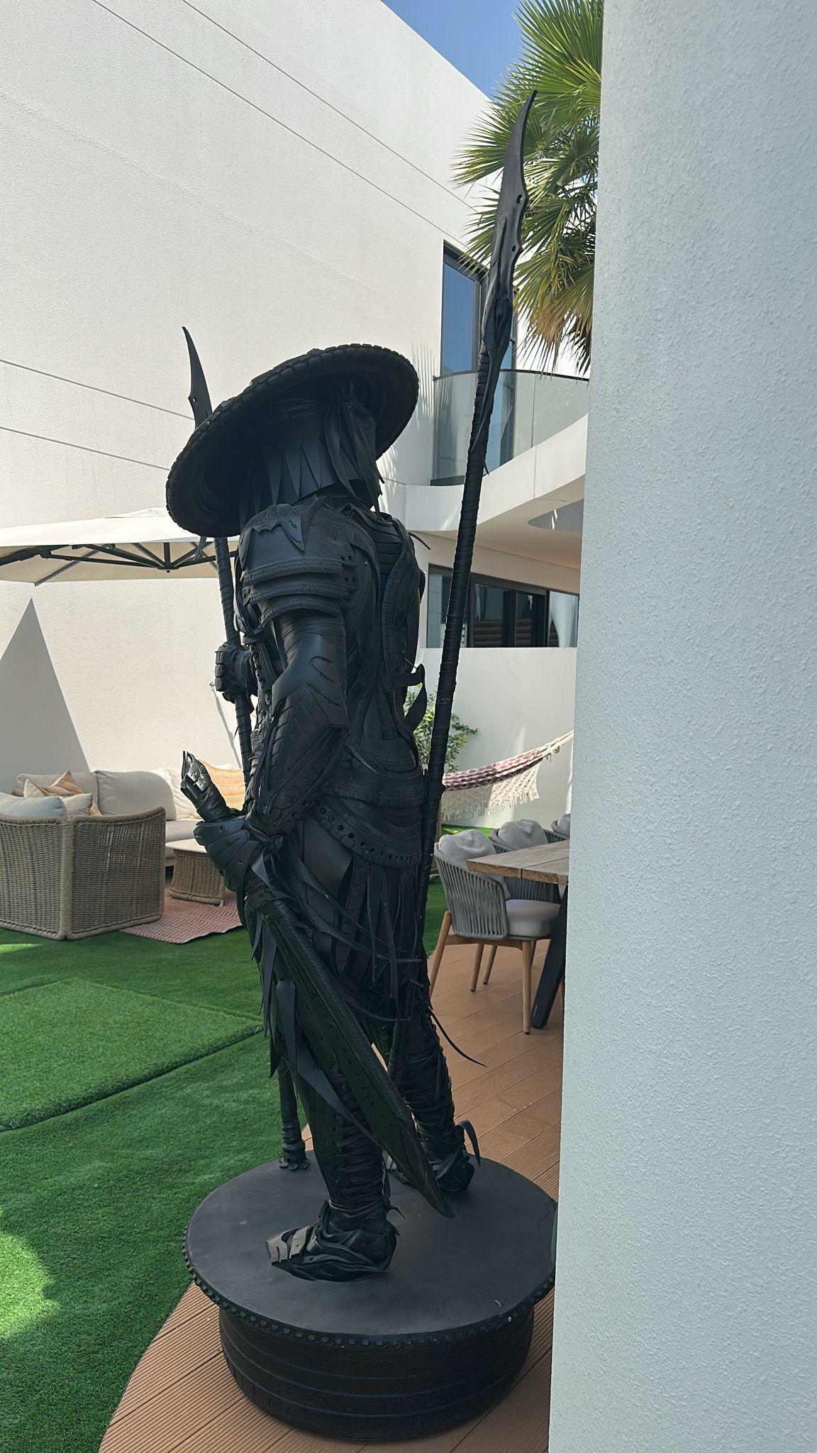 Samurai - Contemporary Sculpture by iwi lahcen