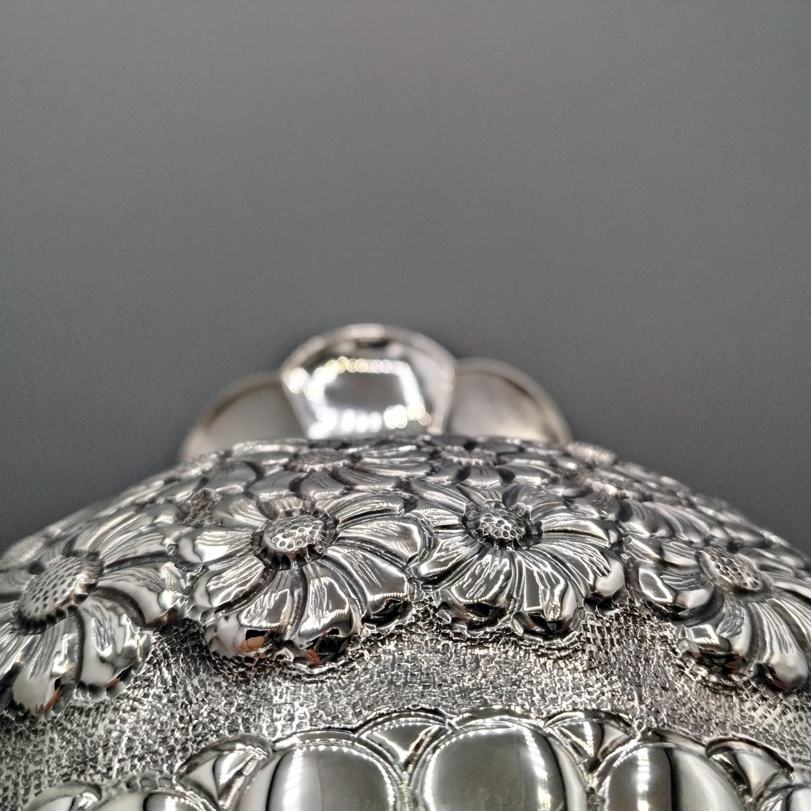 IXX Century talian solid 800 silver Vase with embossed and chiseled flowers For Sale 5