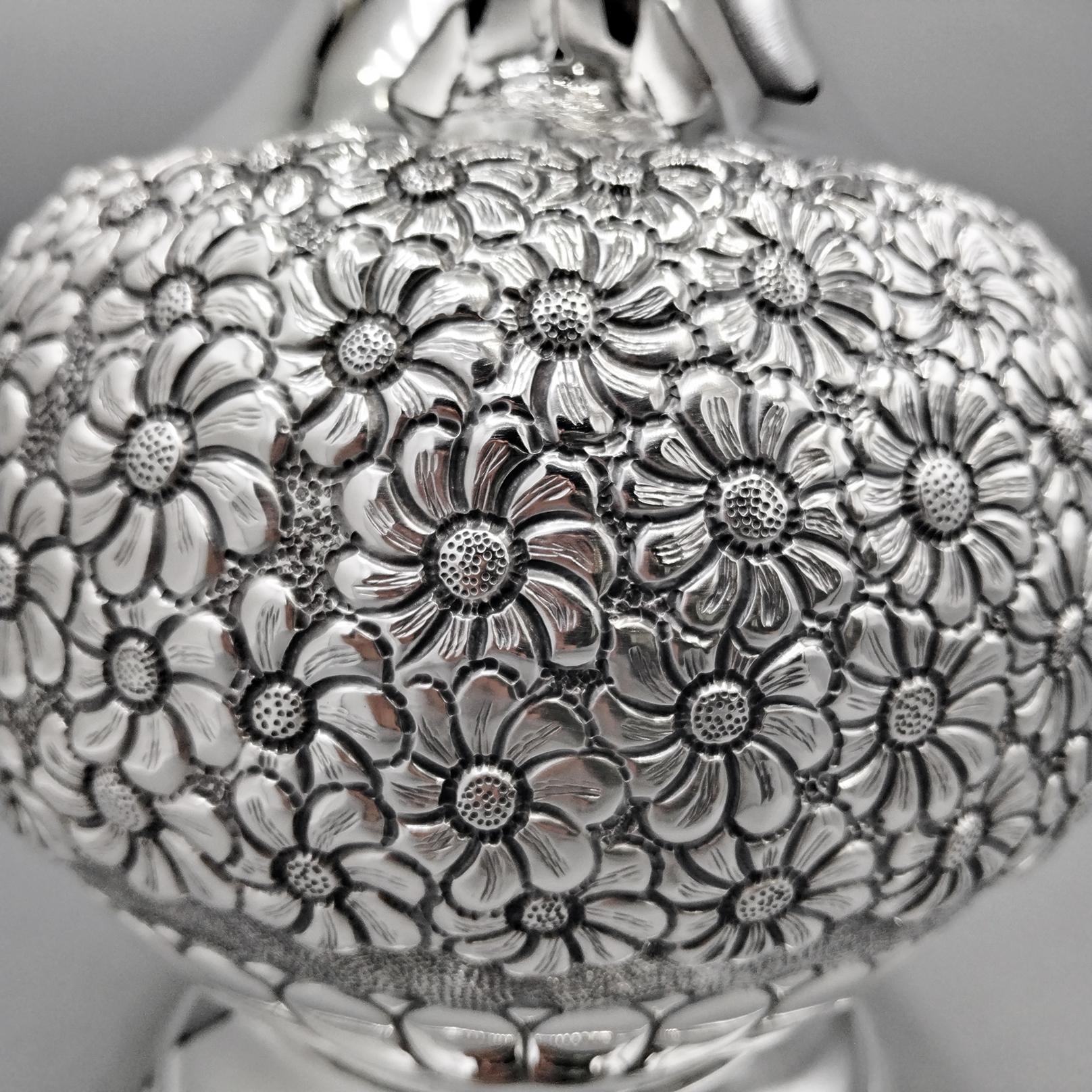 Italian IXX Century talian solid 800 silver Vase with embossed and chiseled flowers For Sale