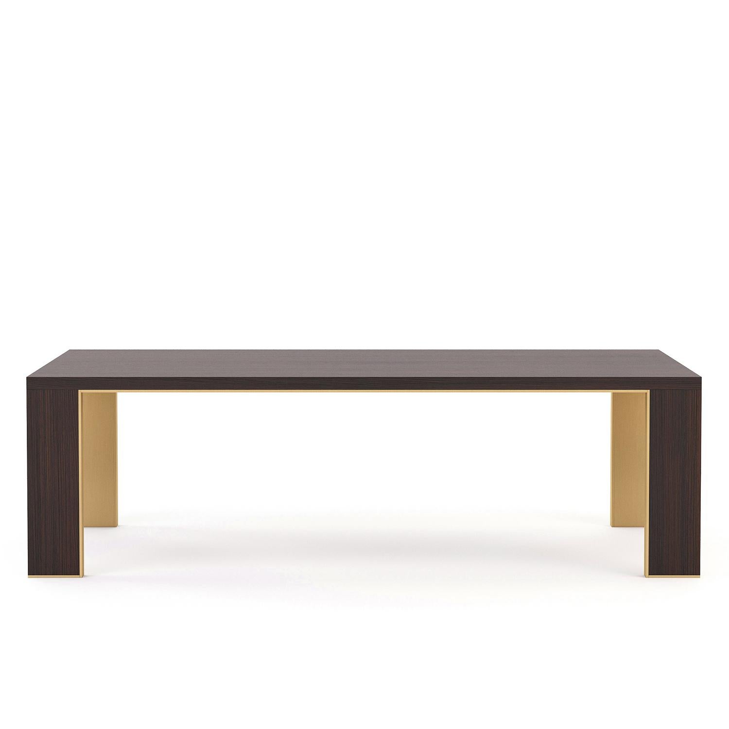 Dining Table Izia with structure in stainless steel in matt gold finish,
with eucalyptus wood veneer in smocked matt finish.
Also available on request in L200xD120xH78cm, price: 16900,00€
Also available in ebony matte finish, or grey oak matte