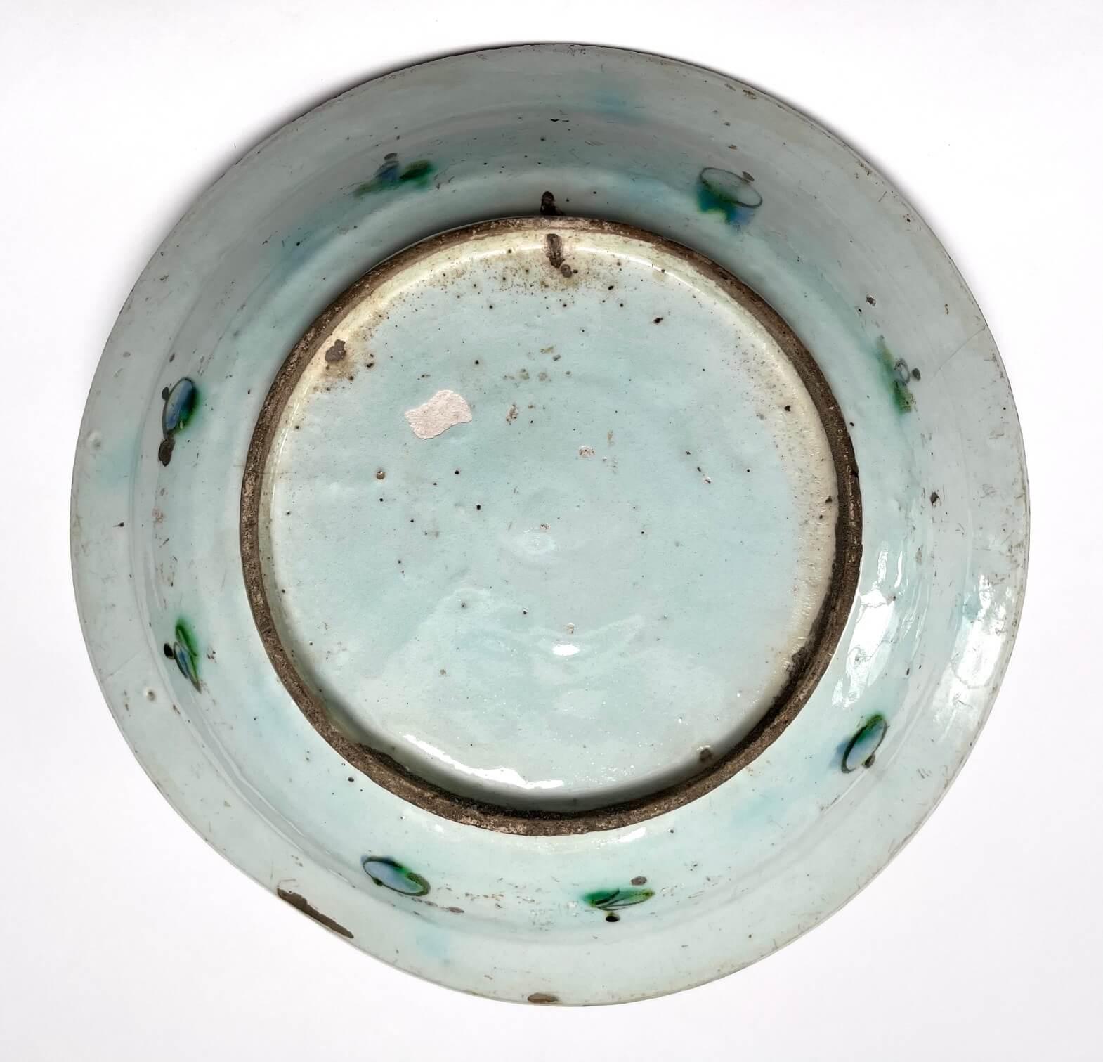 Iznik Flache Schale oder Charger, Osmanische Türkei, um 1620 im Angebot 6