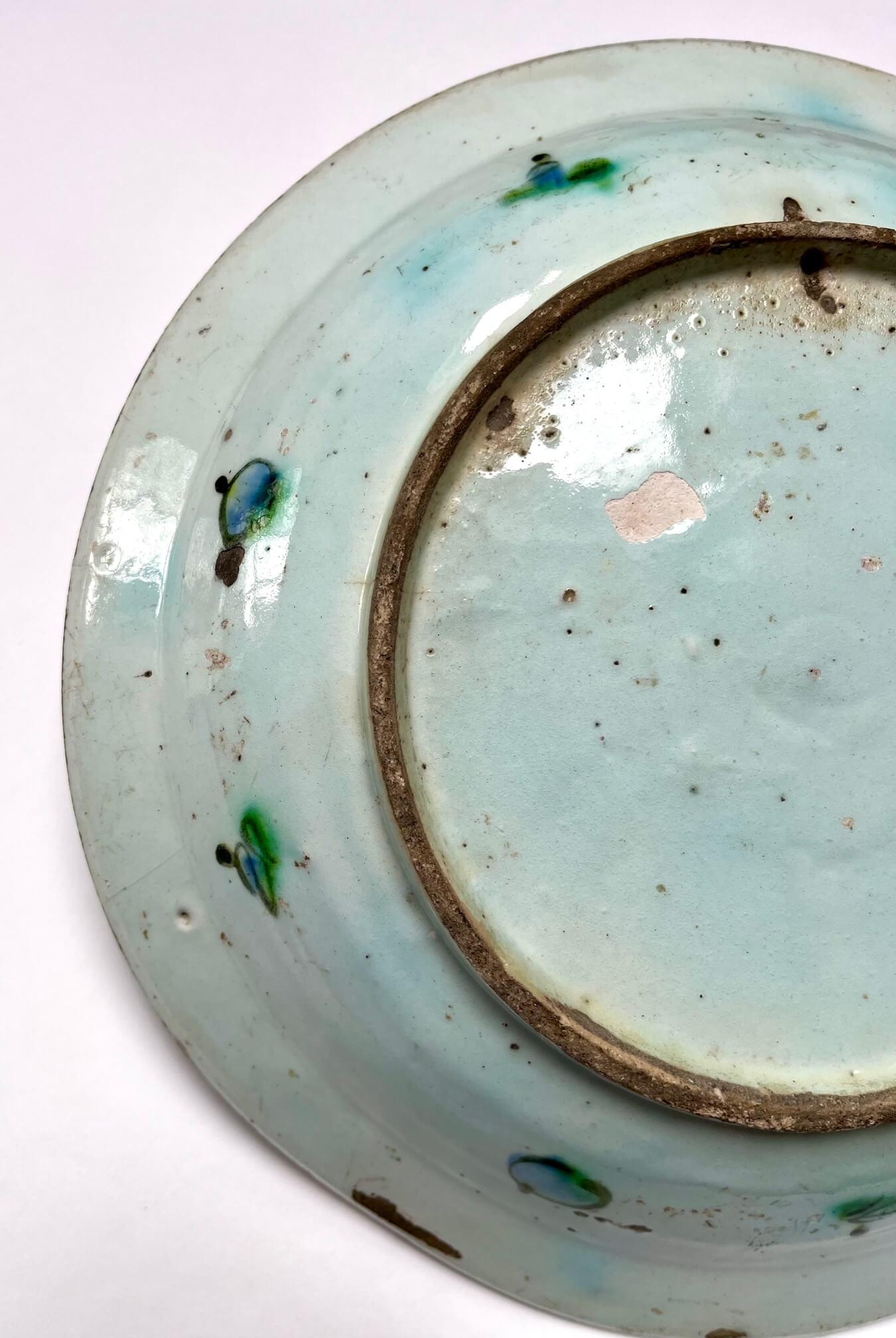 Iznik Flache Schale oder Charger, Osmanische Türkei, um 1620 im Angebot 7