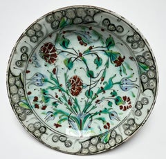 Iznik Shallow Bowl or Charger, Ottoman Turkey, circa 1620