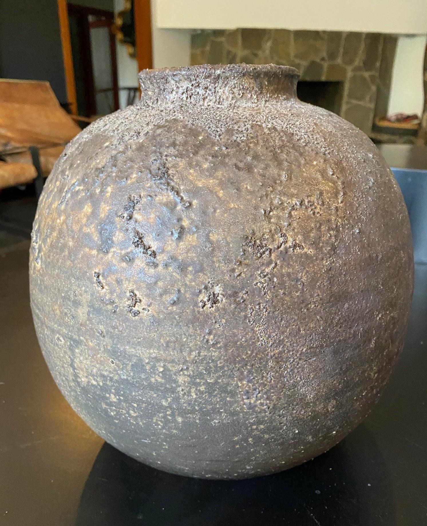 Izuru Yamamoto Jarrón de cerámica japonesa Bizen Ware Yohen Tsubo con esmalte ceniza en venta 4