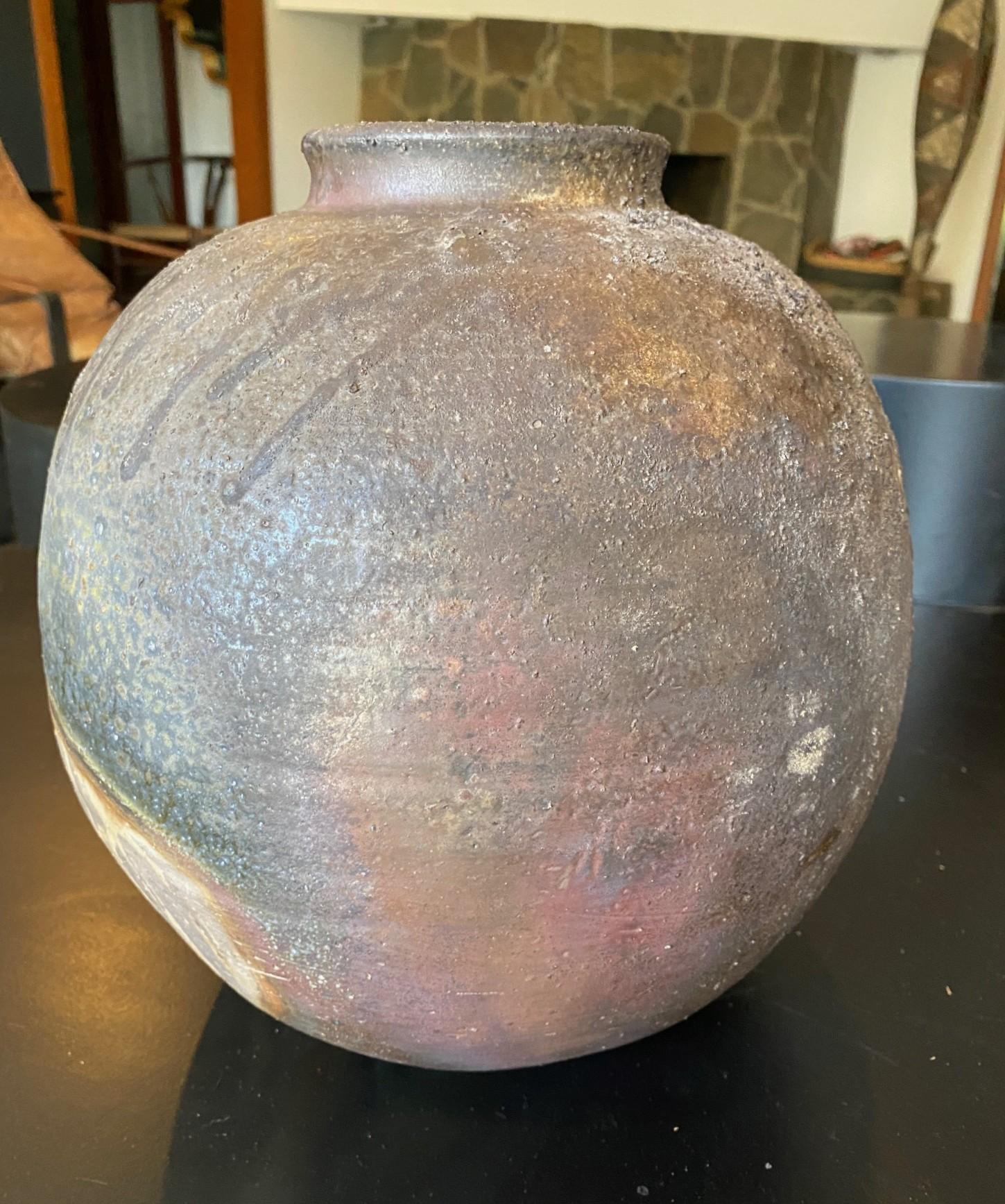 Izuru Yamamoto Jarrón de cerámica japonesa Bizen Ware Yohen Tsubo con esmalte ceniza Al fuego en venta