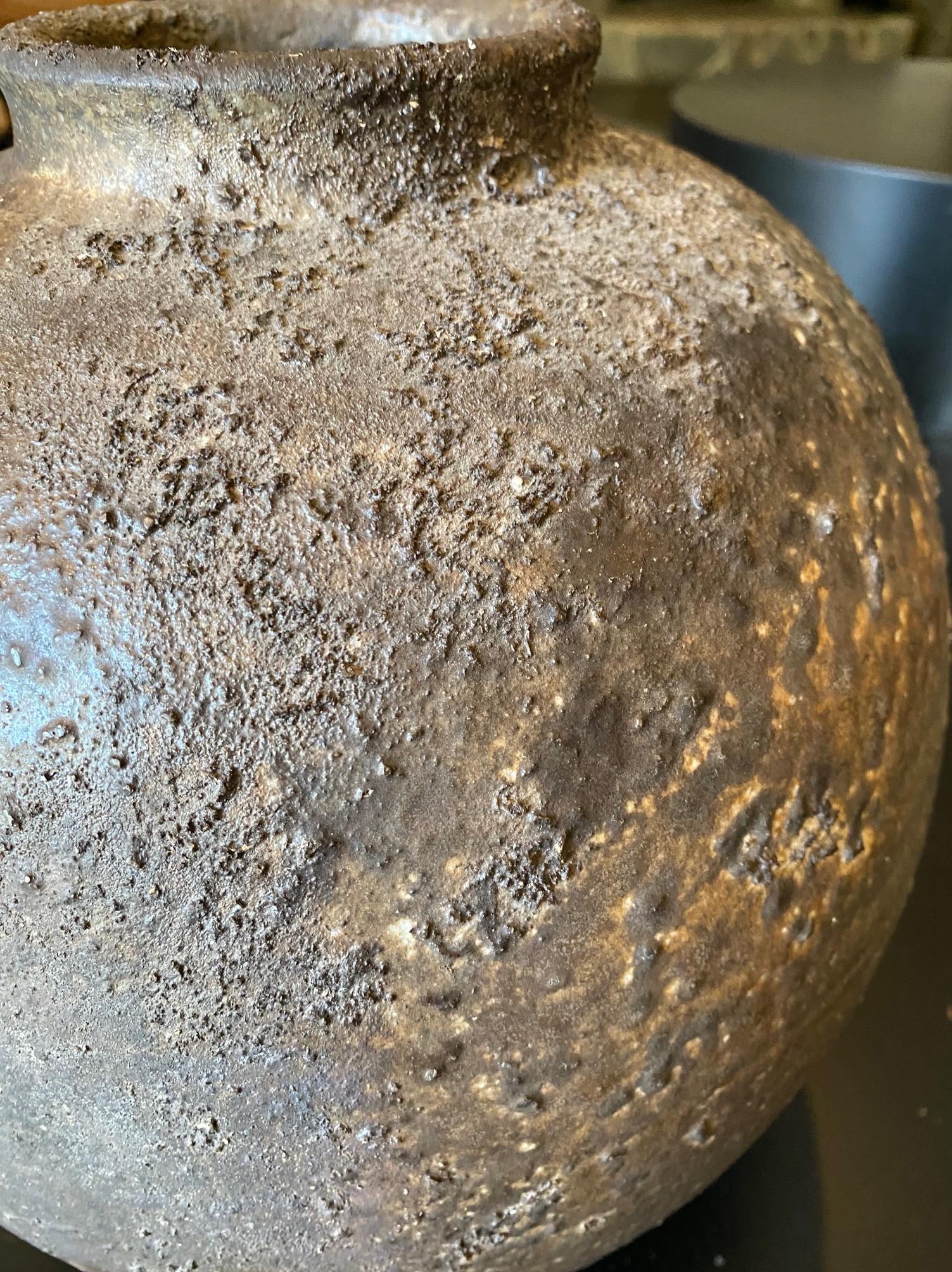 Izuru Yamamoto Jarrón de cerámica japonesa Bizen Ware Yohen Tsubo con esmalte ceniza Siglo XXI y contemporáneo en venta