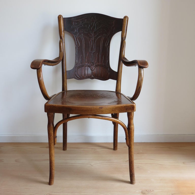 Bentwood carver chair best sale