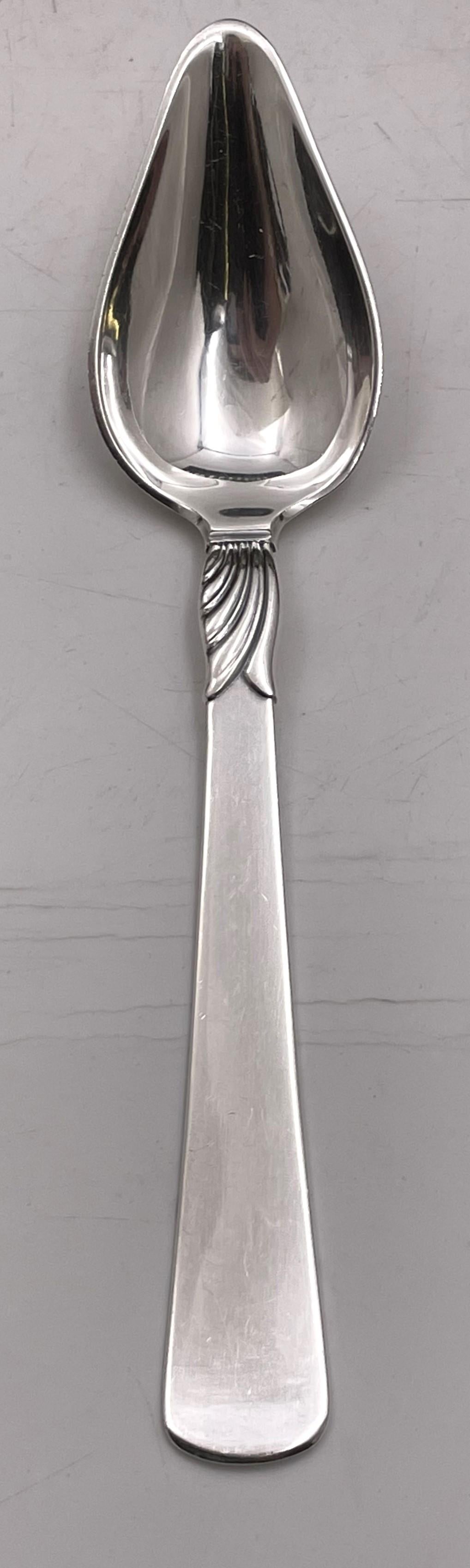 Ensemble danois de 156 pièces de couverts en argent sterling moderne du milieu du siècle dernier en vente 3