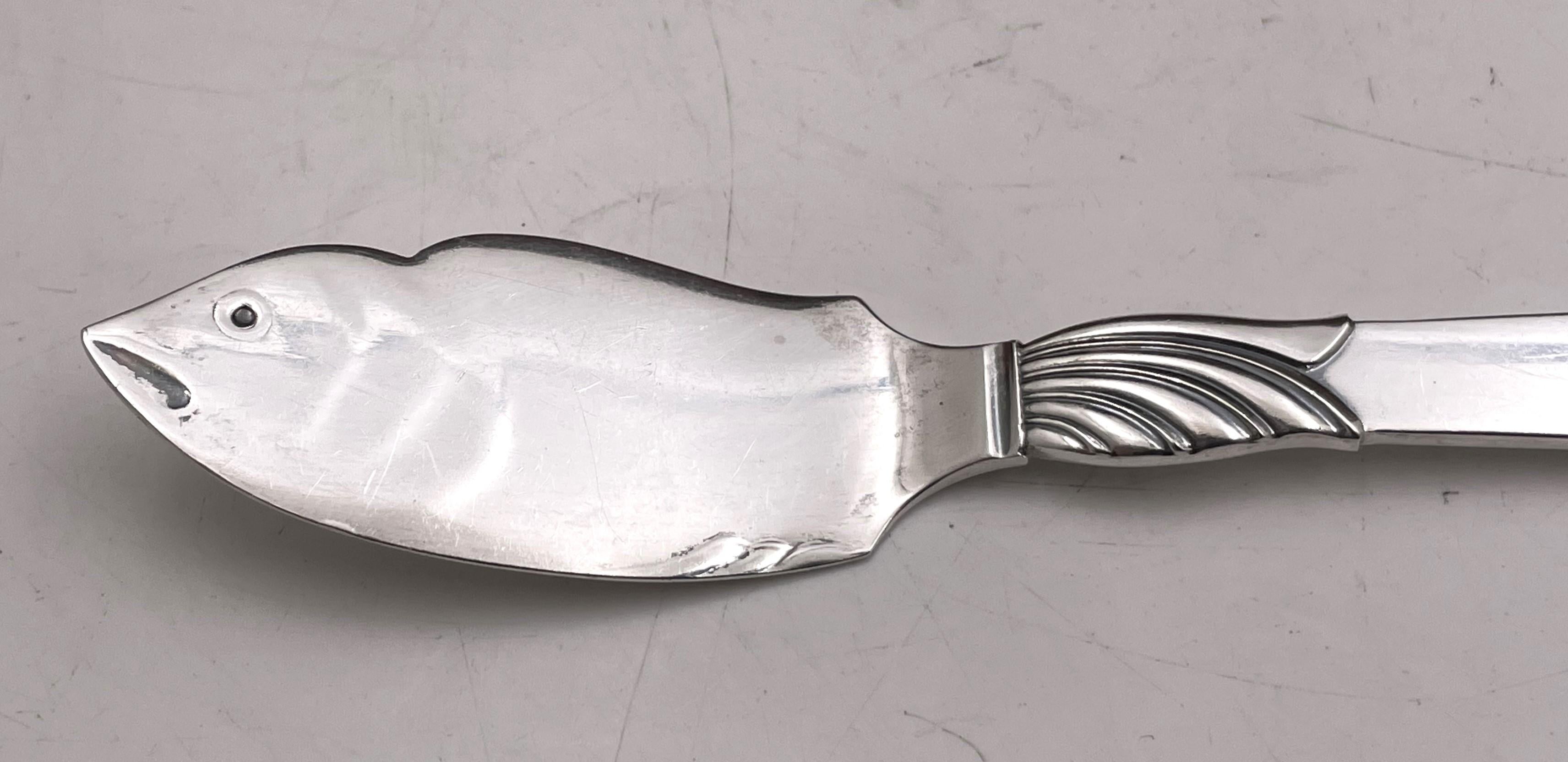 Ensemble danois de 156 pièces de couverts en argent sterling moderne du milieu du siècle dernier Bon état - En vente à New York, NY
