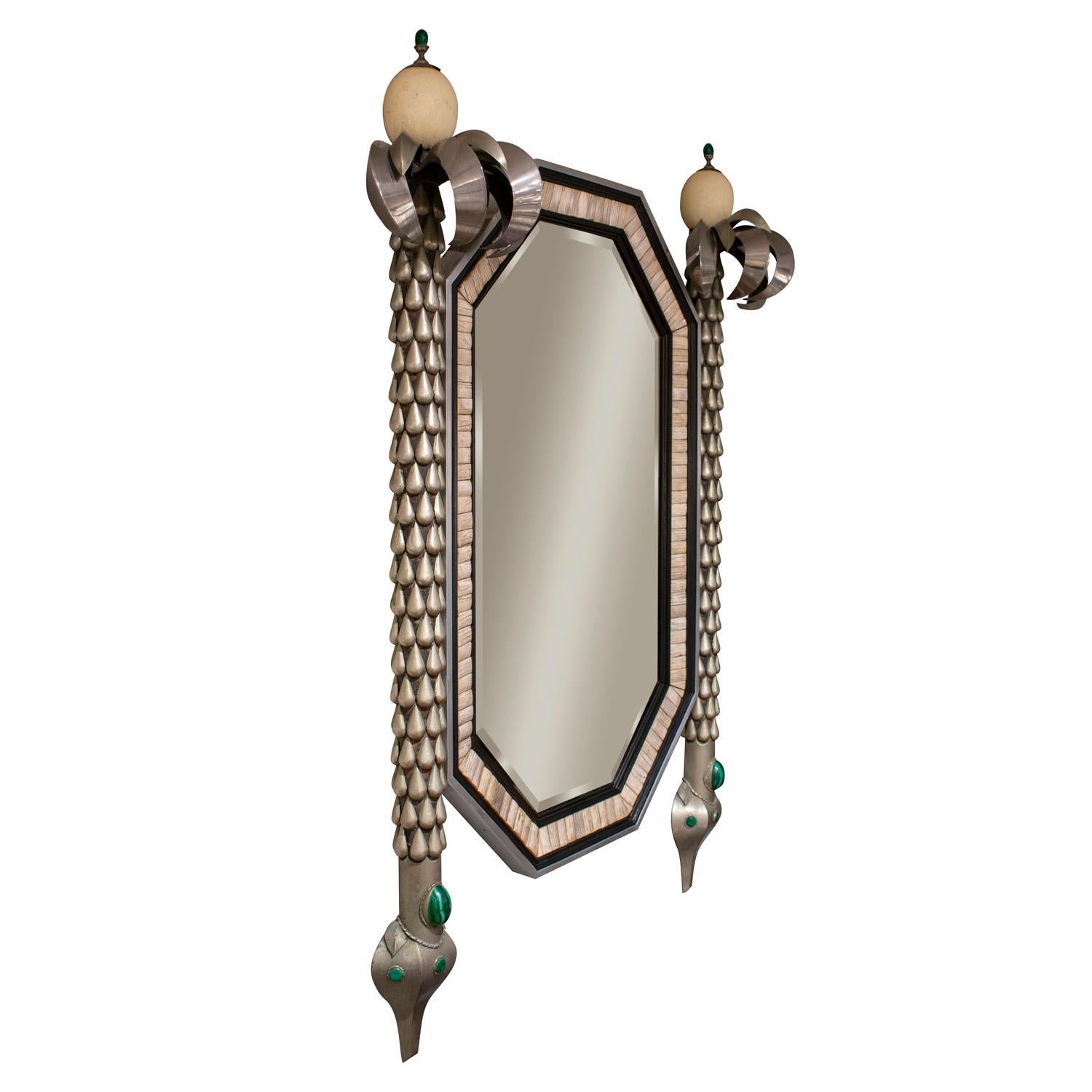 Exceptionnel et grand miroir sculpture 
