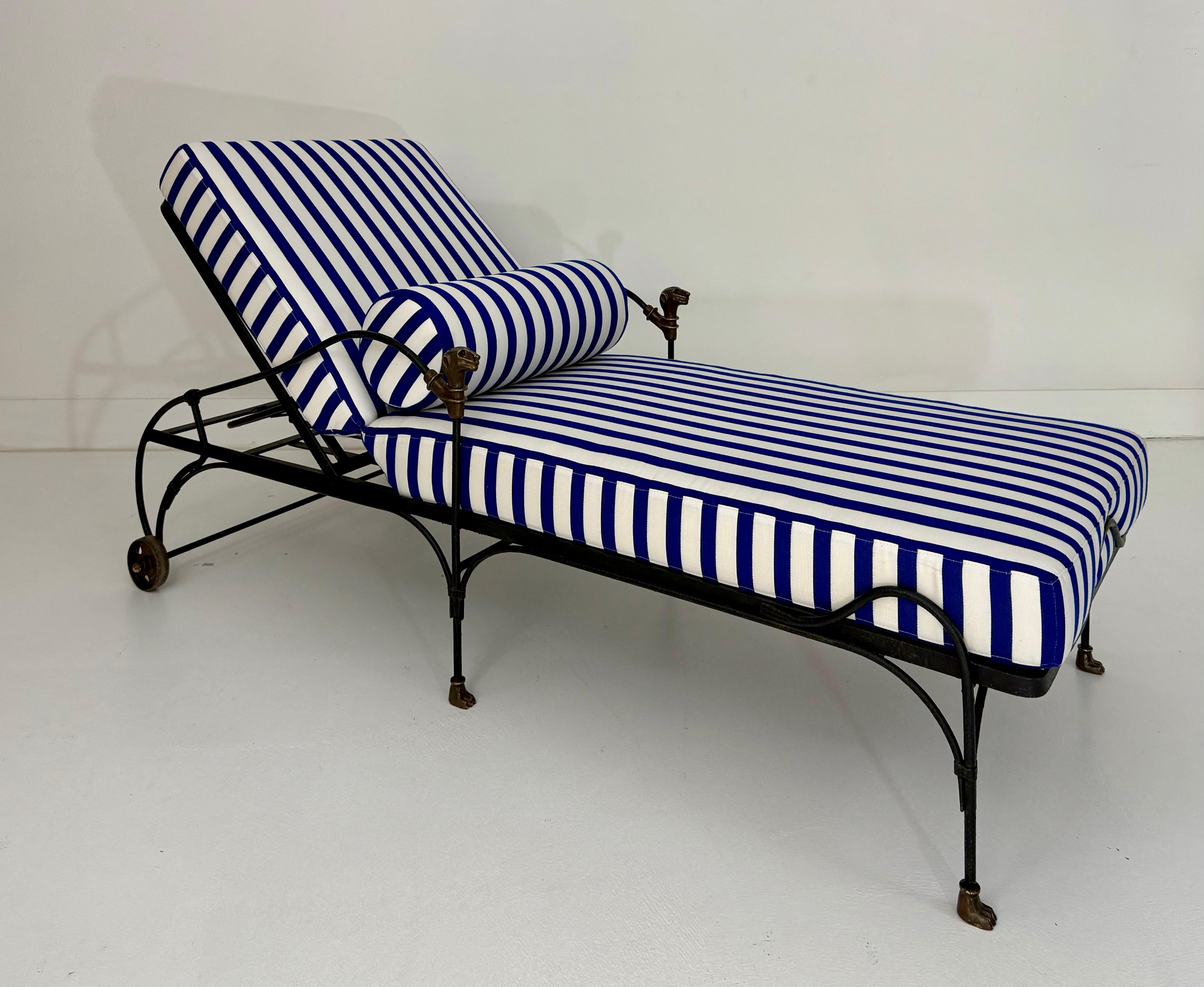 Americano J-Art Iron Co. Chaise Lounge, Teste di pantera in bronzo, 4 disponibili in vendita
