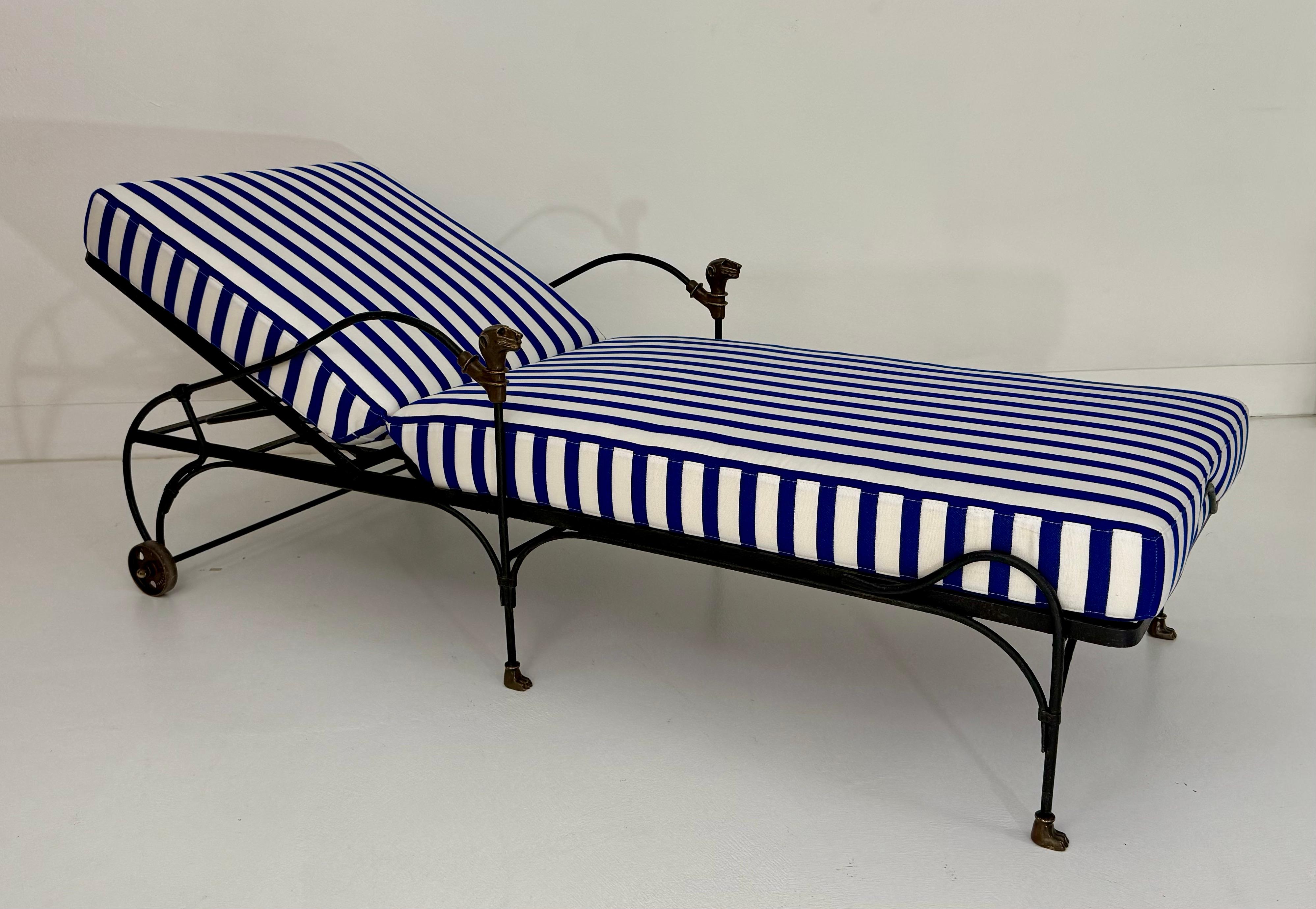 J-Art Iron Co. Chaise Lounge, Teste di pantera in bronzo, 4 disponibili In condizioni buone in vendita a Palm Desert, CA