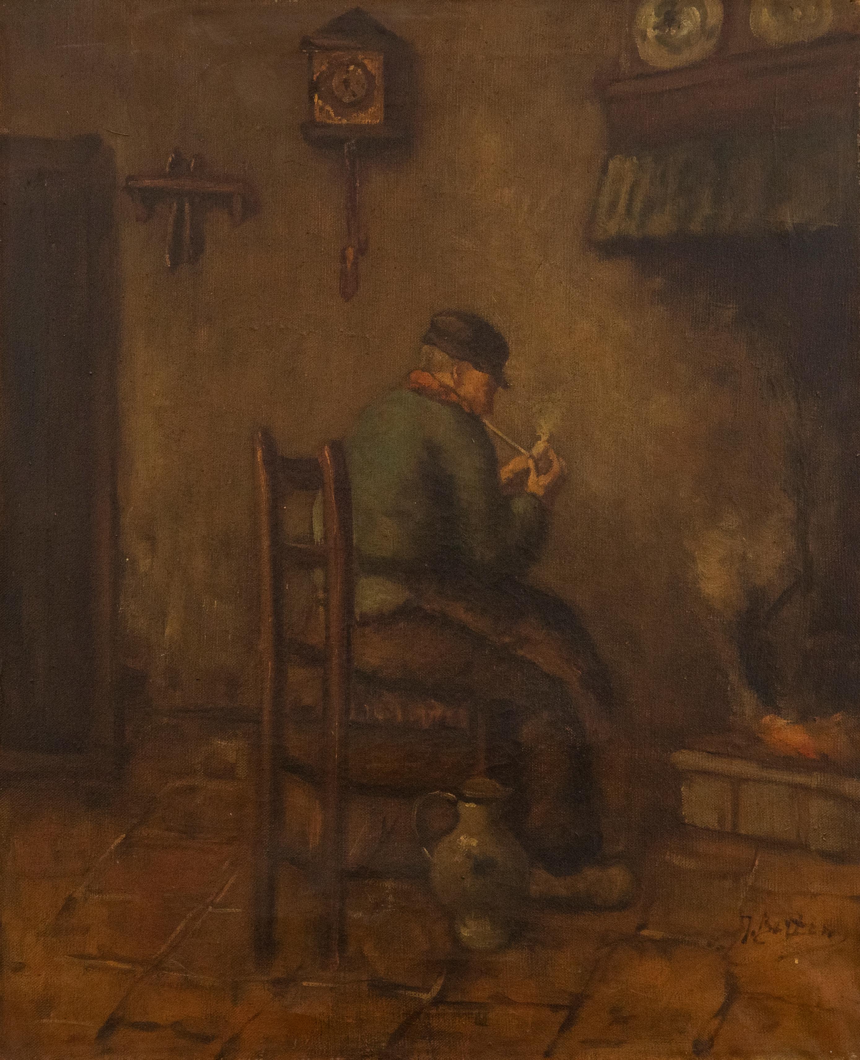 Eine charmante Szene, die ein abgedunkeltes Interieur zeigt, in dem ein Mann auf einem Holzstuhl vor dem Feuer sitzt. Er hält sich eine angezündete Pfeife an den Mund und pafft den Rauch in den Raum. Der Stil ist typisch für die Interieurs der