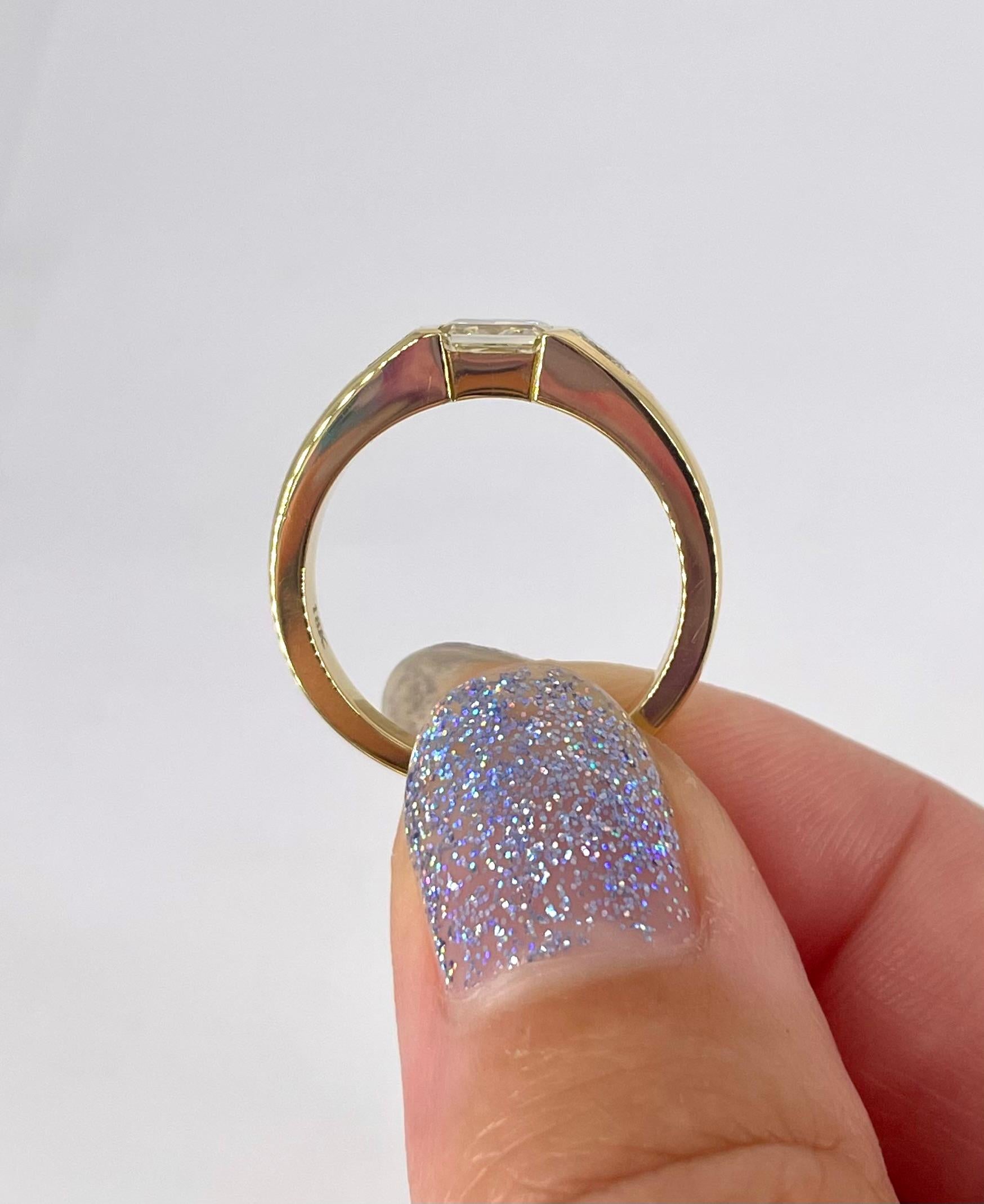 J. Birnbach 0,55 Karat Ausgefallener hellgelber strahlender Diamantring mit drei Steinen im Zustand „Neu“ in New York, NY