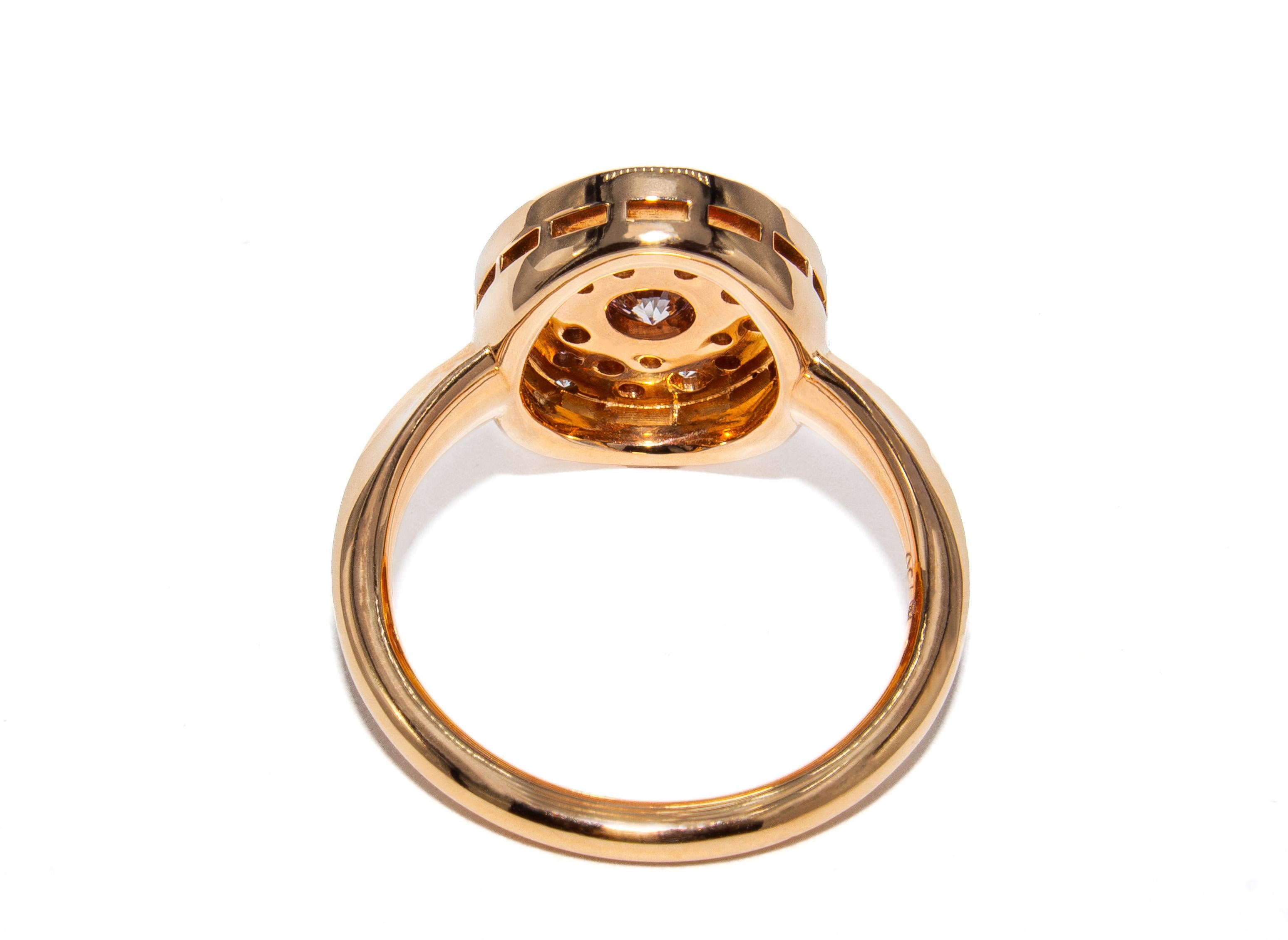 J. Birnbach 0,73 Carati Totale Fancy Pink e White Pave Diamond Signet Ring In condizioni Nuovo in vendita a New York, NY