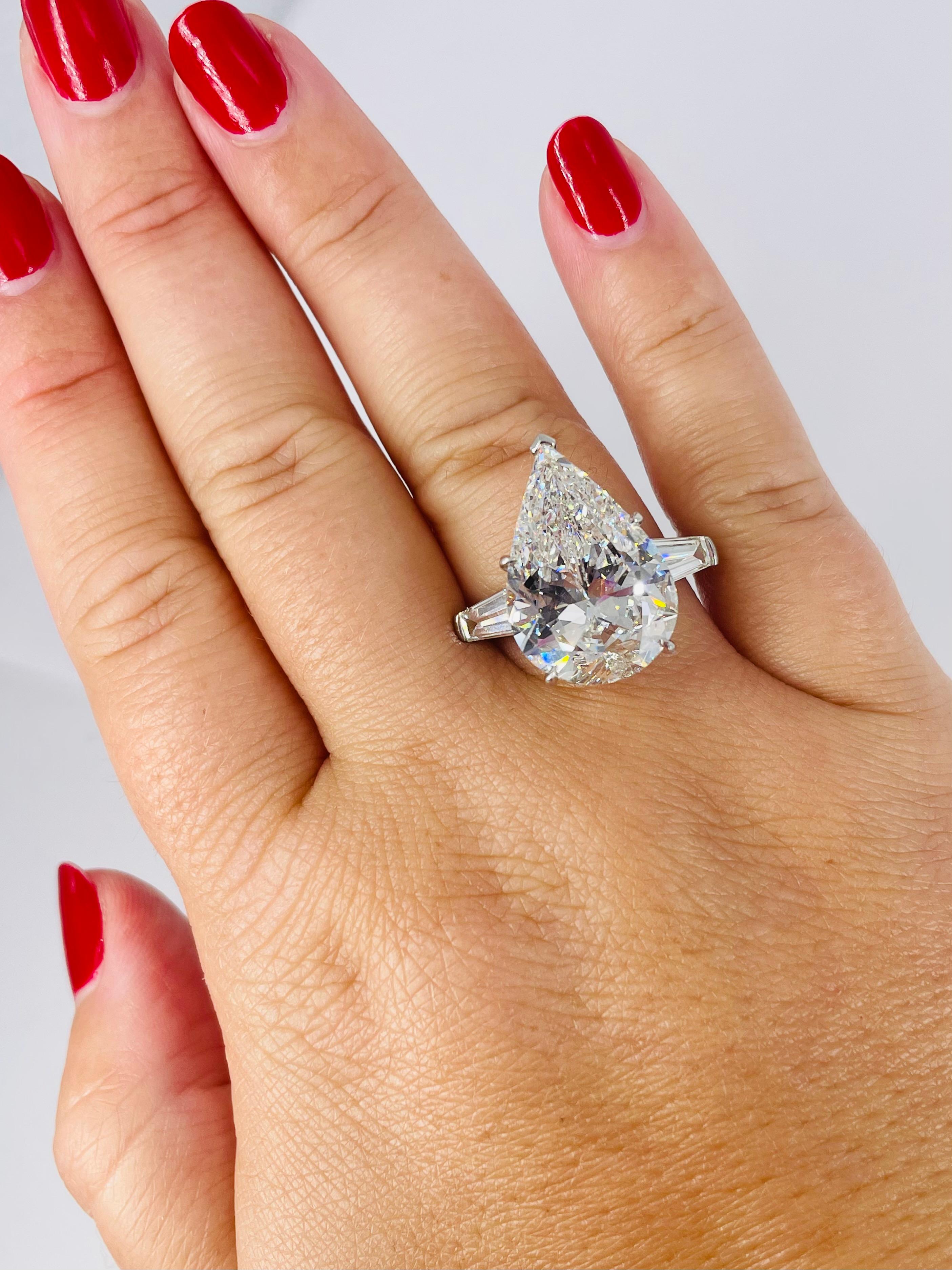 J. Birnbach Bague en diamant en forme de poire 10,03 carats certifié GIA FVS1 avec baguettes effilées Neuf - En vente à New York, NY