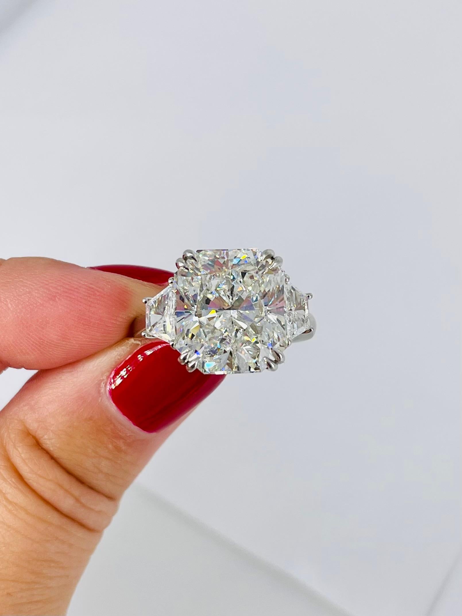 J. Birnbach 10.05 ct GIA GVS1 Radiant Diamond Three Stone Ring with Trapezoids In New Condition For Sale In New York, NY