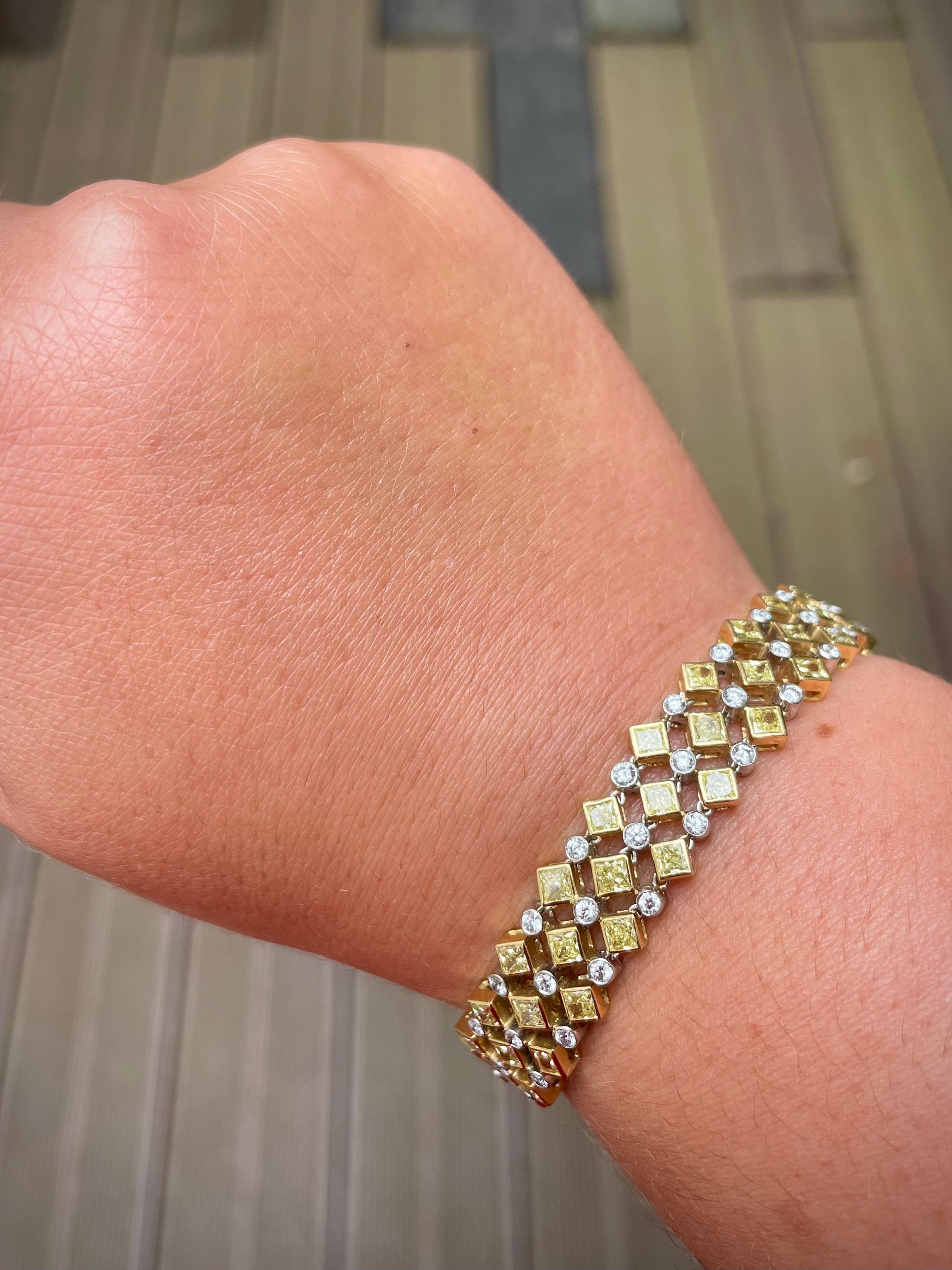 J. Birnbach: Dreireihiges Armband mit 11,15 Karat gelben und weißen Diamanten Damen im Angebot