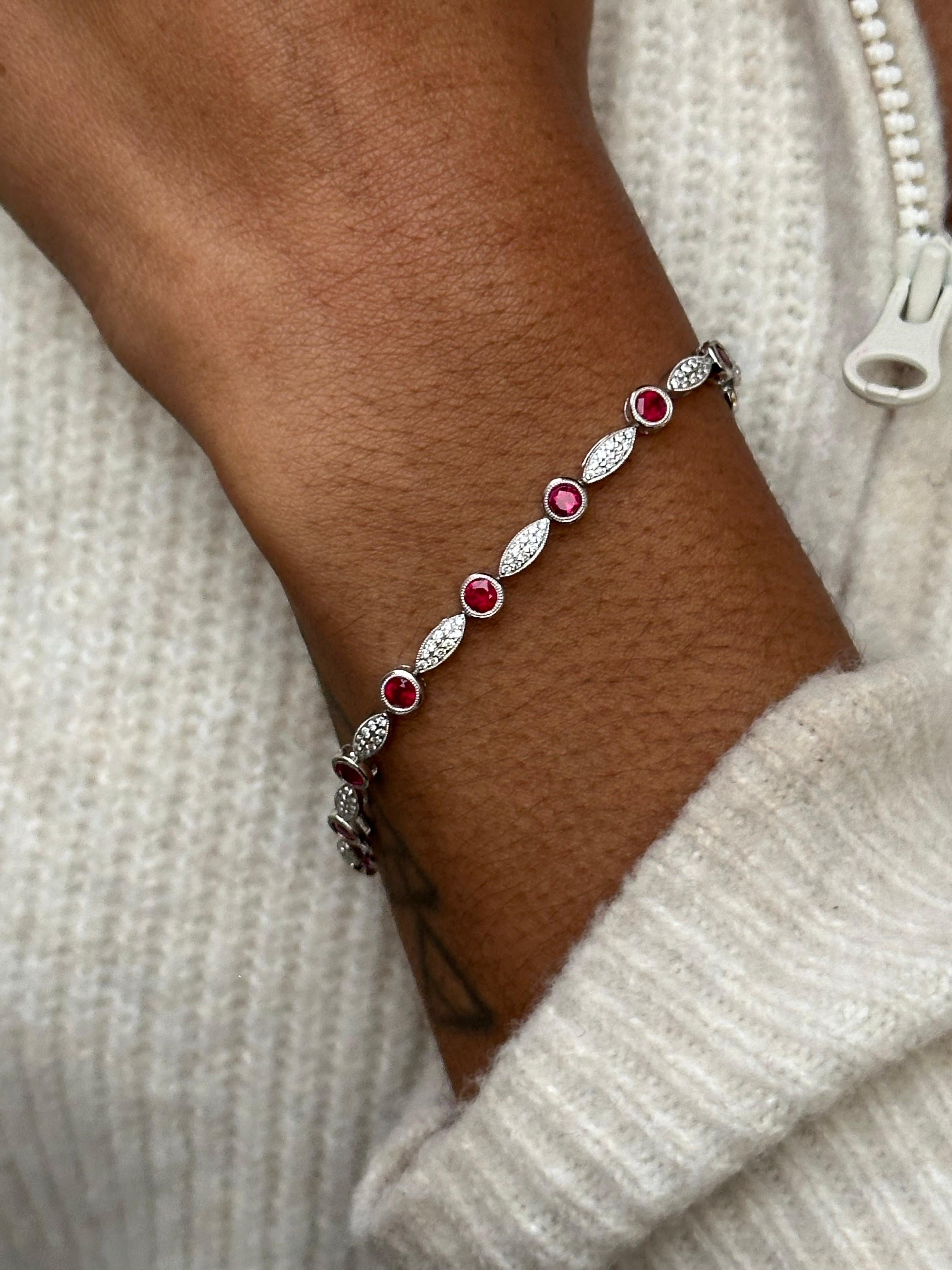 J. Birnbach Bracciale in oro bianco 14K con rubini e diamanti In condizioni ottime in vendita a New York, NY